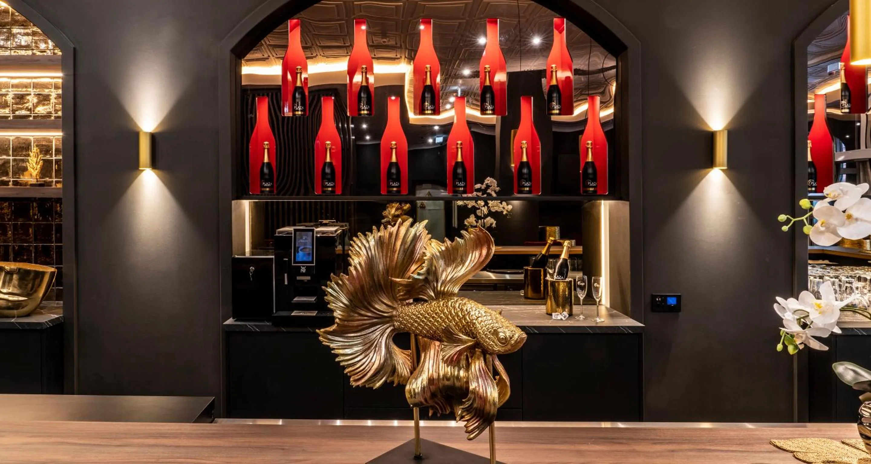 Lounge or bar in PLAZA Premium Columbus Bremen