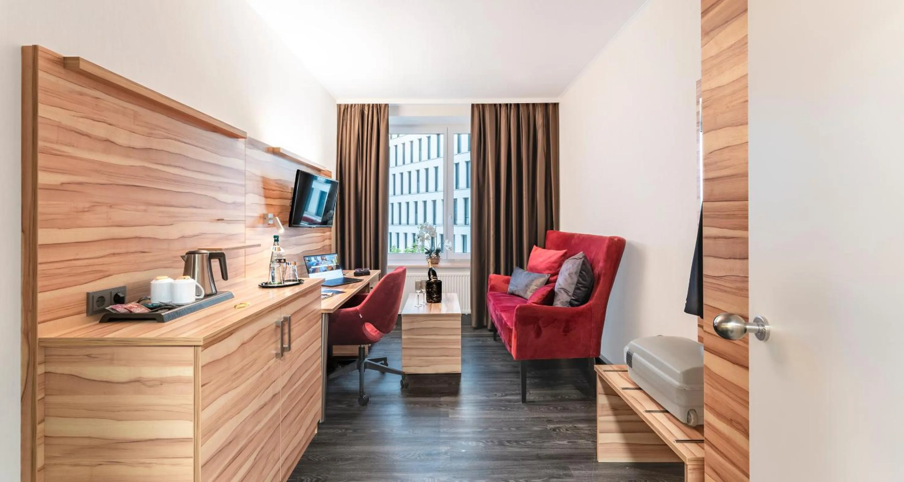 Living room in PLAZA Premium Columbus Bremen