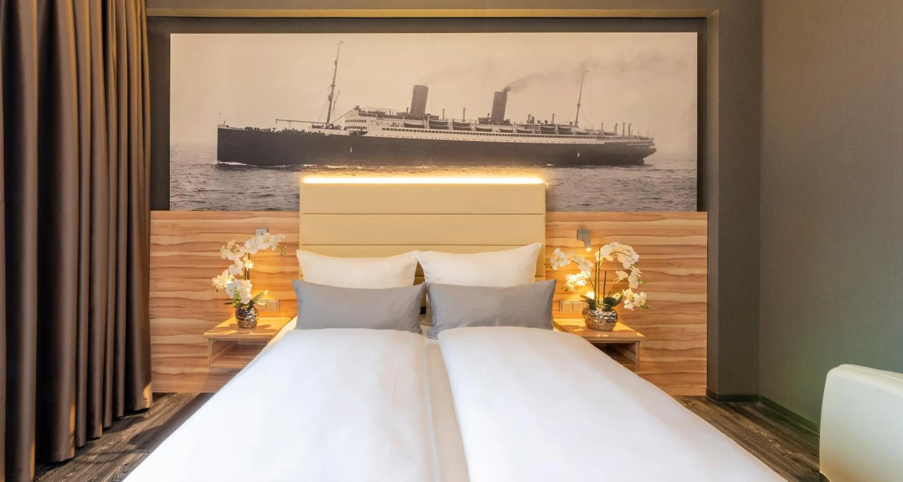 Bed in PLAZA Premium Columbus Bremen