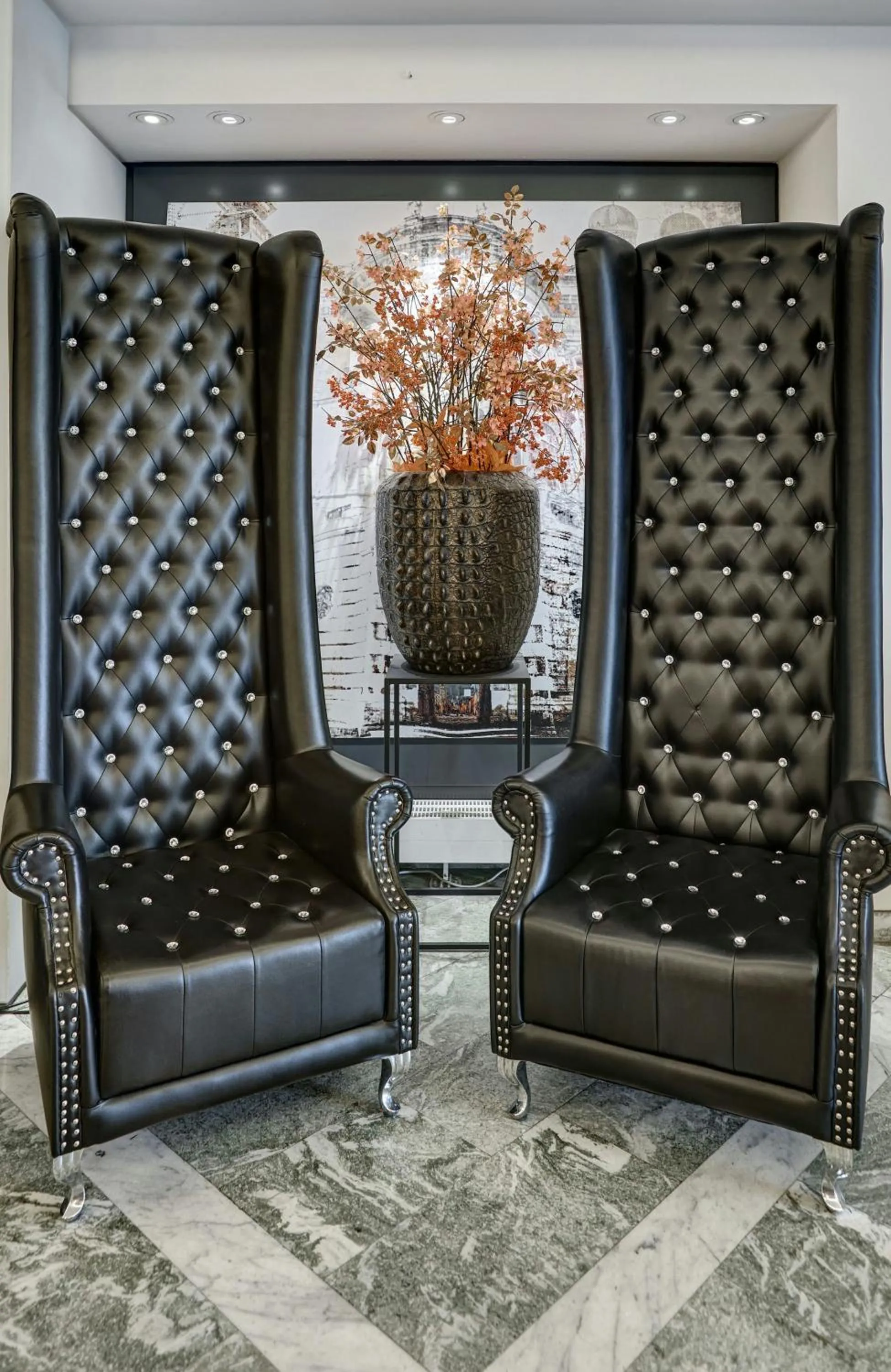 Lobby or reception in Leonardo Hotel München City West