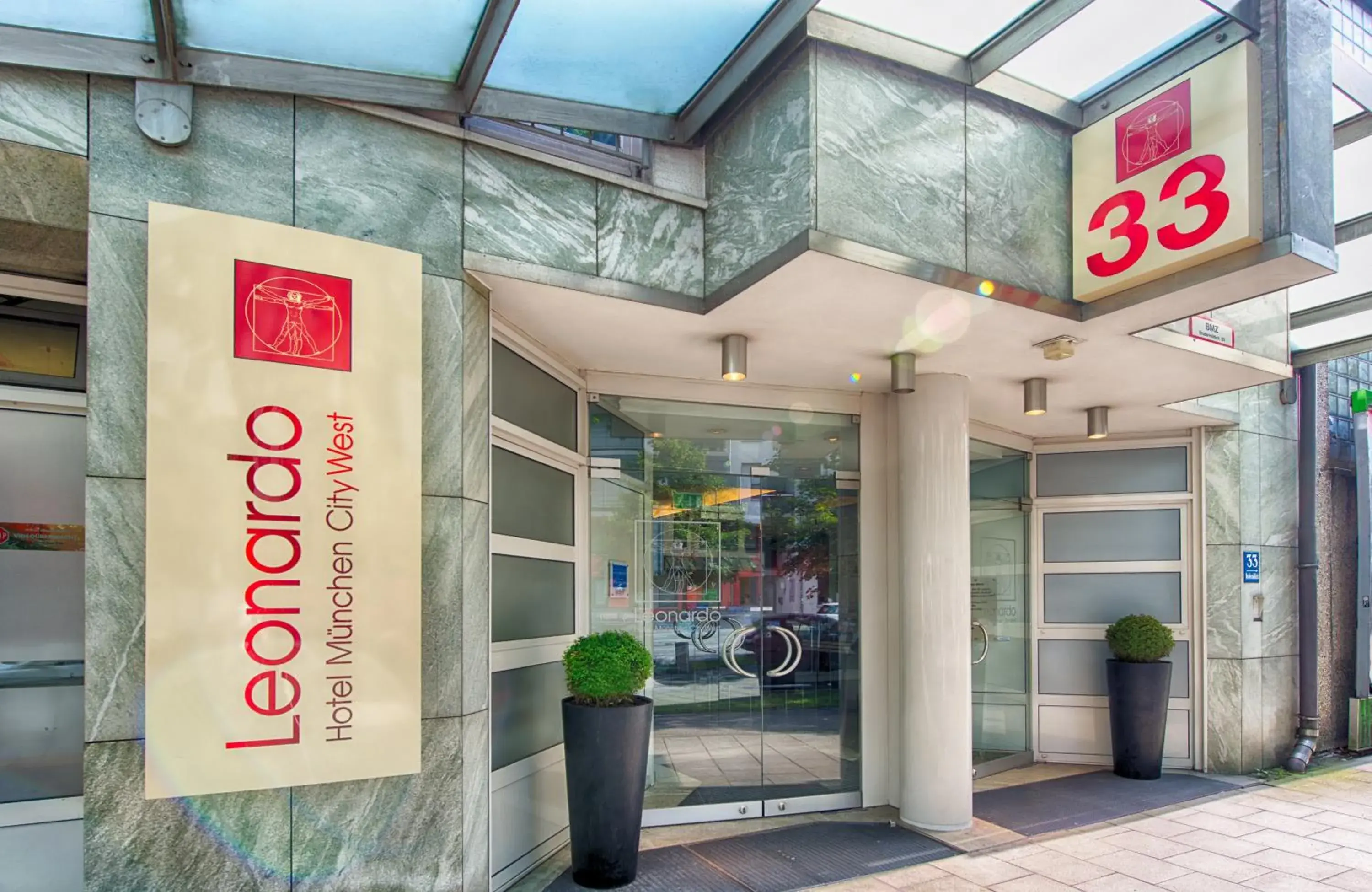 Facade/entrance in Leonardo Hotel München City West Facade/entrance in Leonardo Hotel München City West