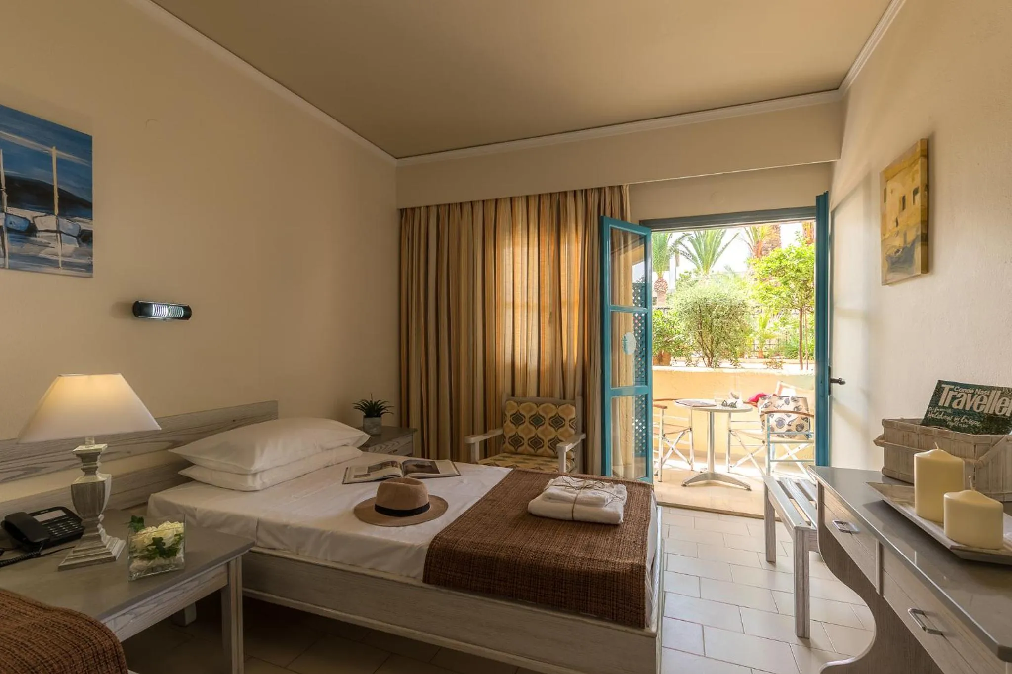 Bedroom, Bed in Dedalos Hotel