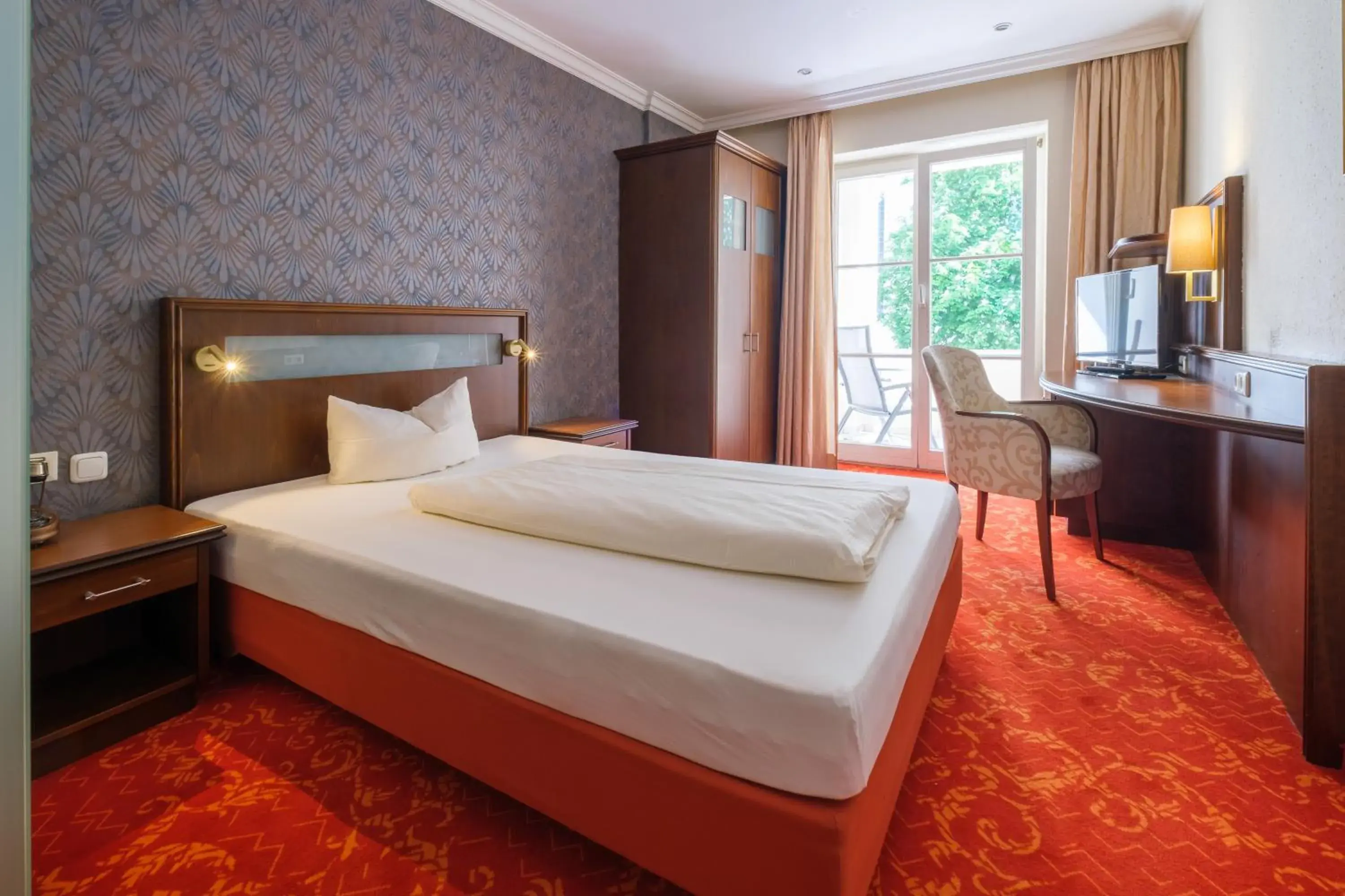 Single Room with Balcony - single occupancy in Hotel Mohren Single Room with Balcony - single occupancy in Hotel Mohren