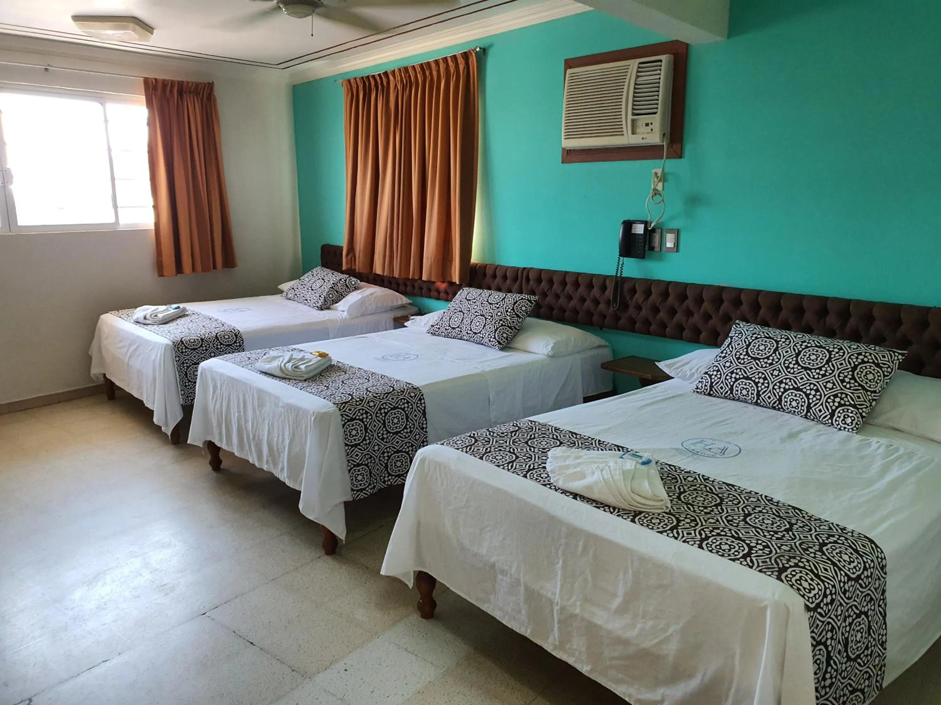 Photo of the whole room, Bed in Hotel Atlantico a 150 mts de Playa Martí