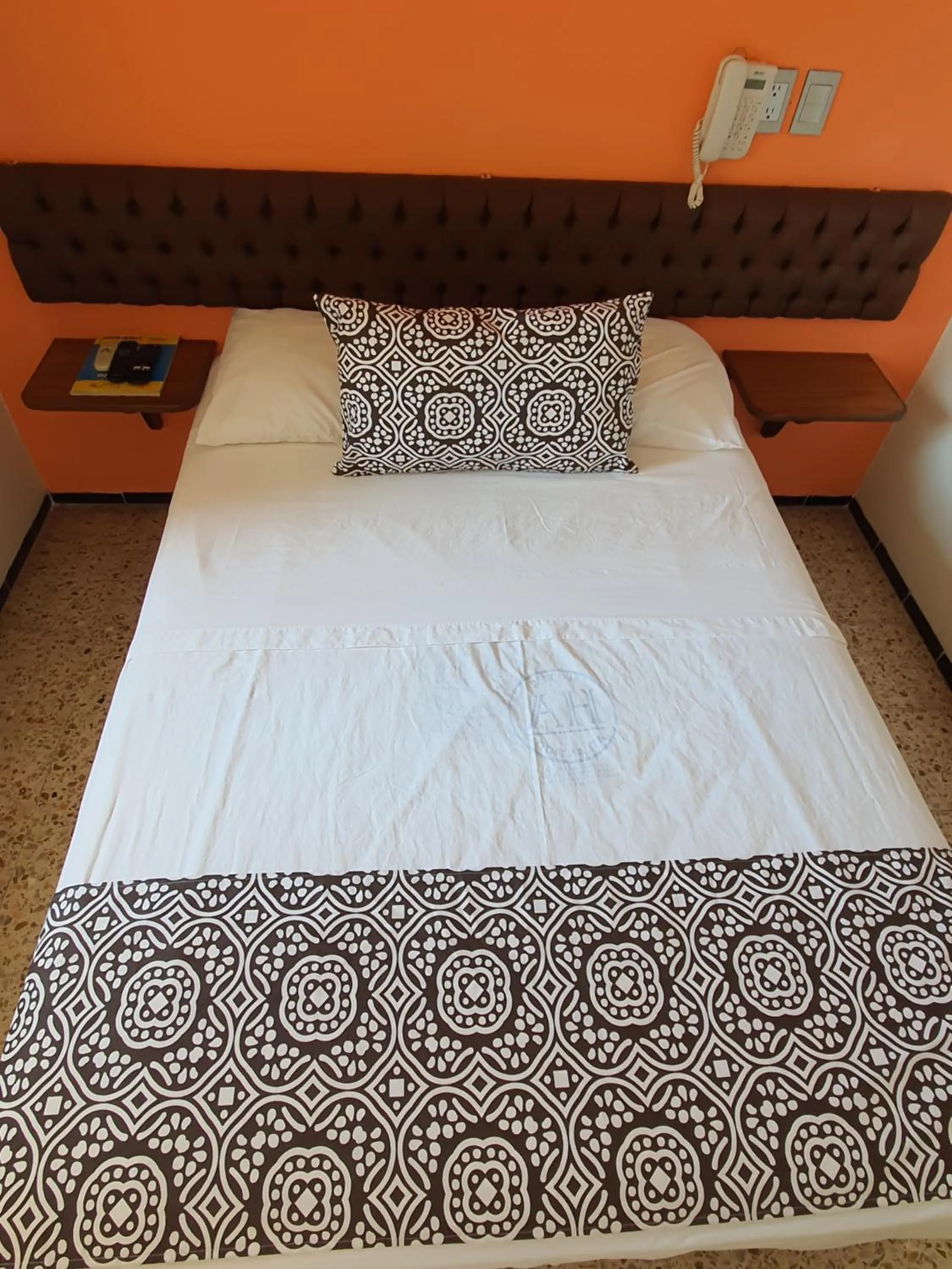 Decorative detail, Bed in Hotel Atlantico a 150 mts de Playa Martí