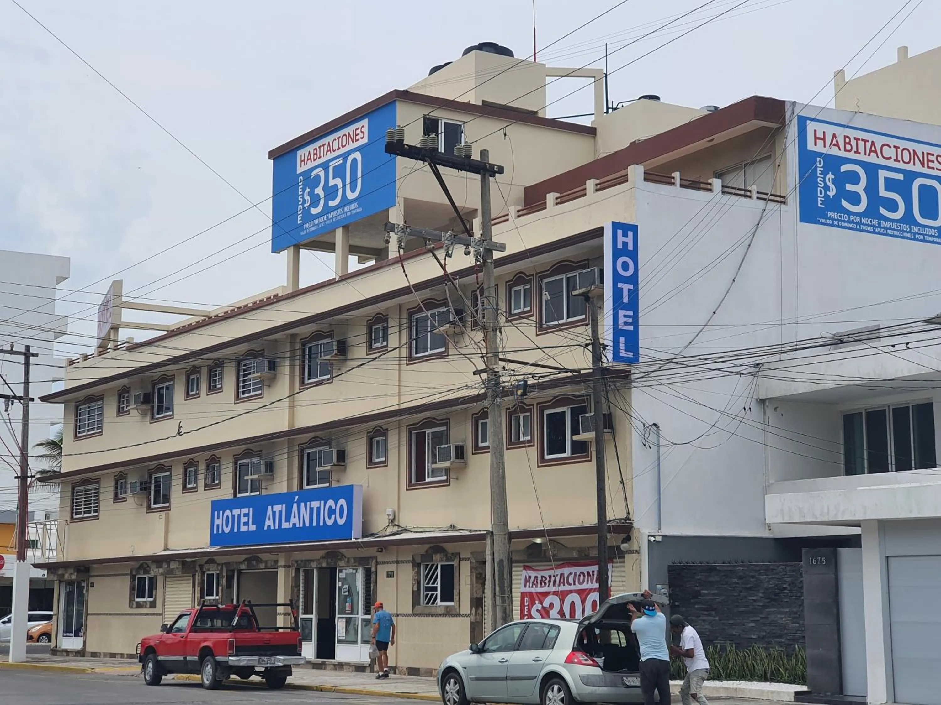 Property building in Hotel Atlantico a 150 mts de Playa Martí