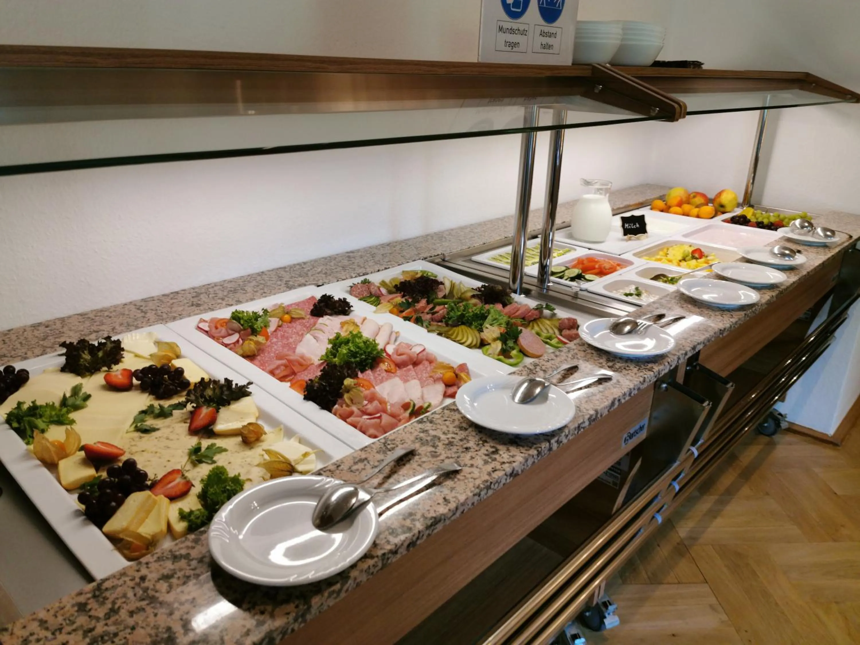 Buffet breakfast in Hotel Schwarzbeerschänke Pobershau