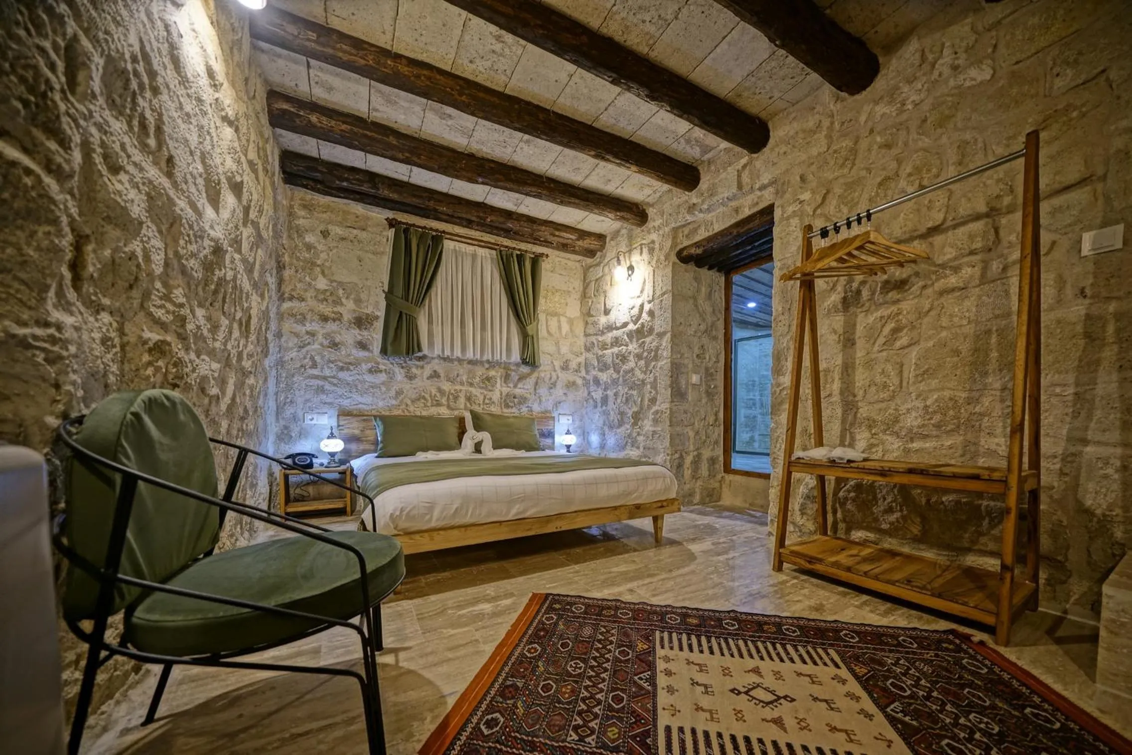 Bedroom, Bed in Vigneron Cave Hotel