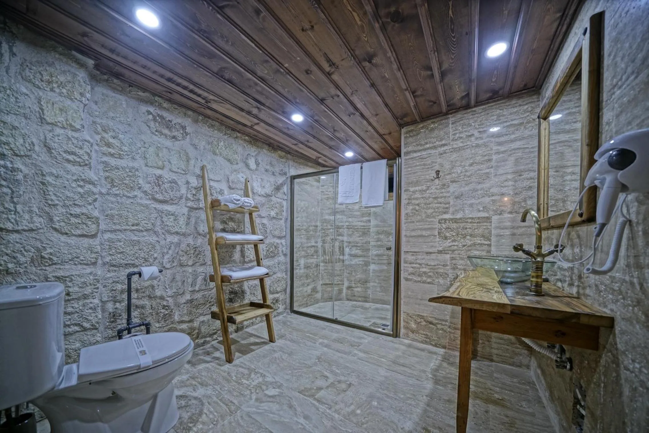 Bathroom in Vigneron Cave Hotel