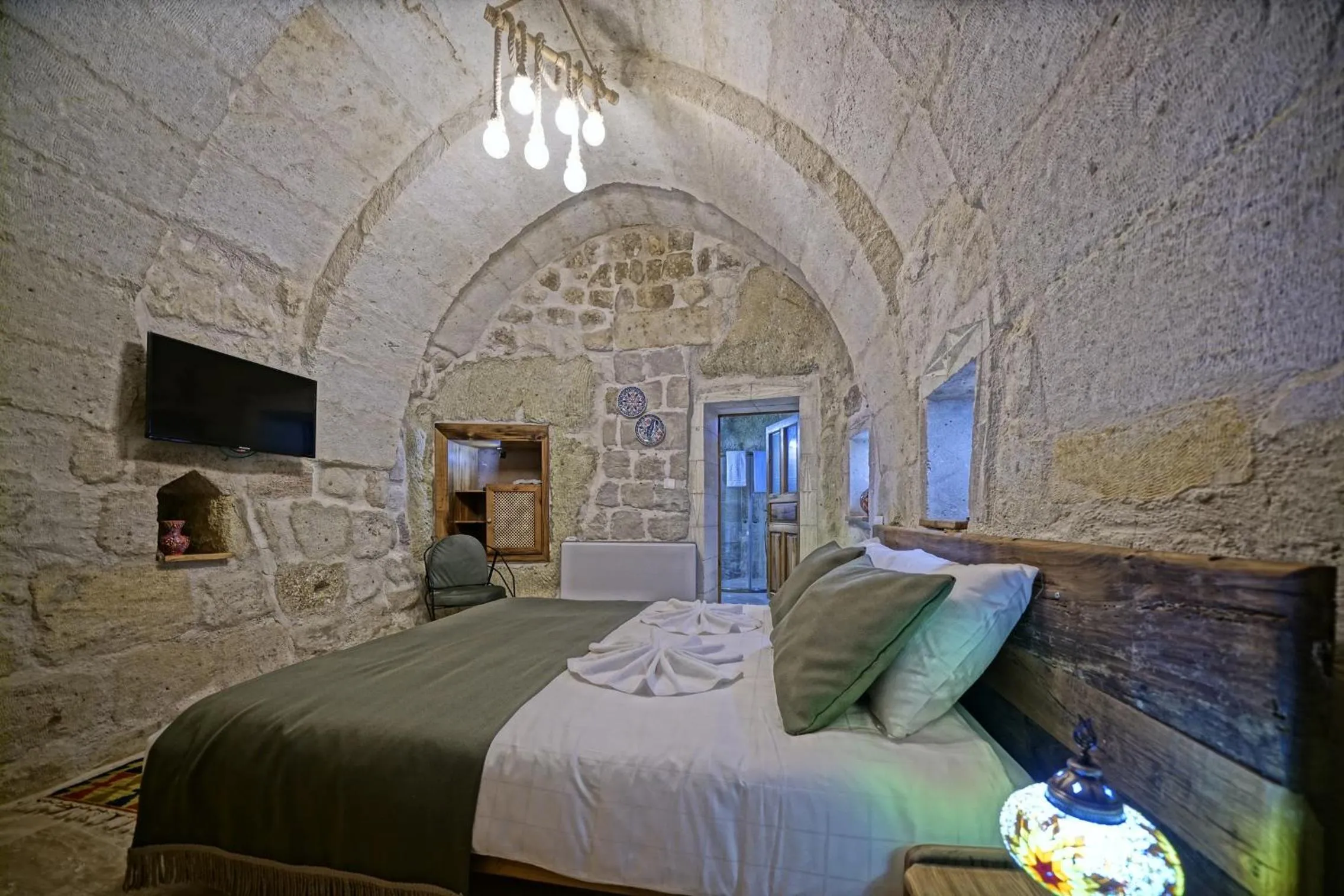 Bedroom, Bed in Vigneron Cave Hotel