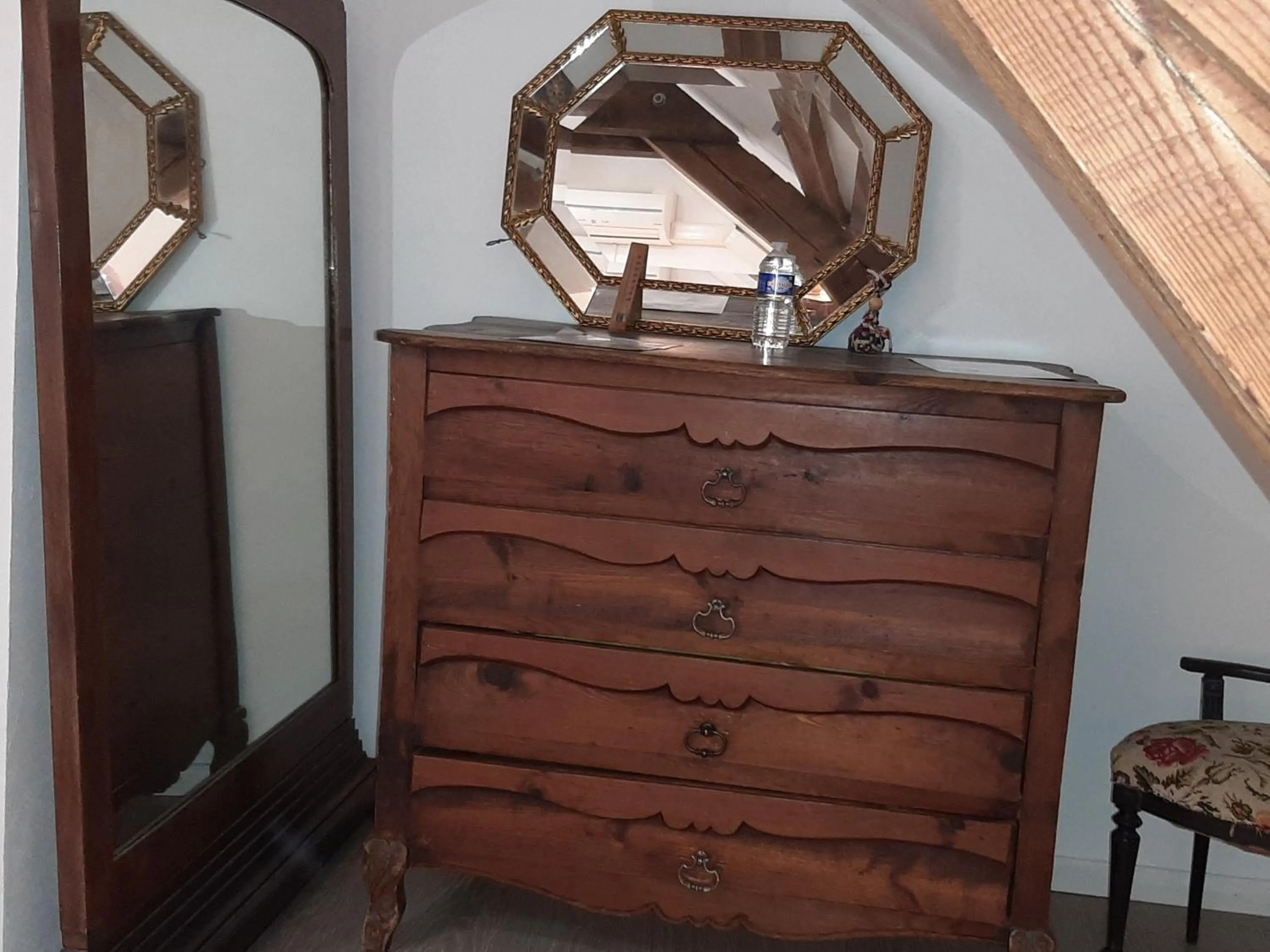 Photo of the whole room in La Coutrotte Becquine