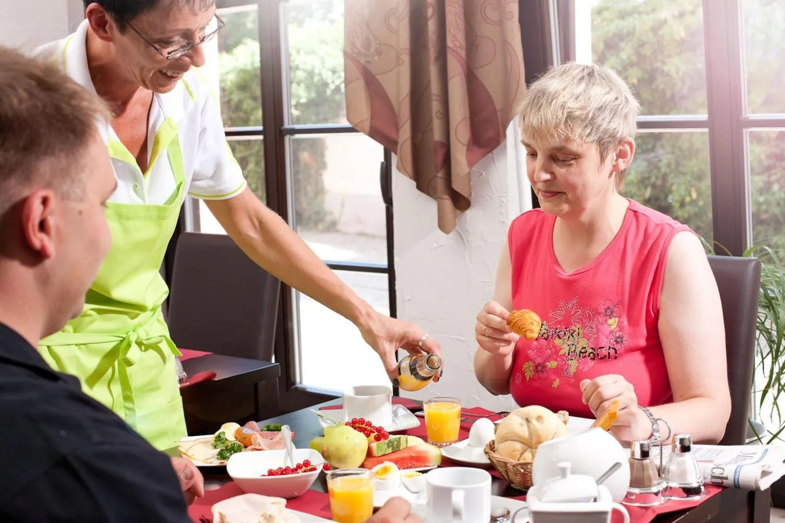 Restaurant/places to eat in Hotel-Pension Am Schwanenteich