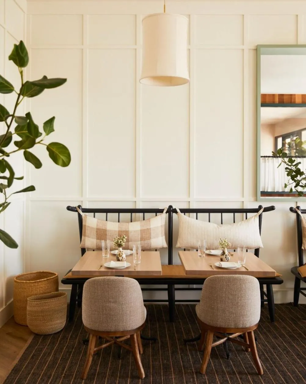 Restaurant/places to eat in El Capitan Hotel