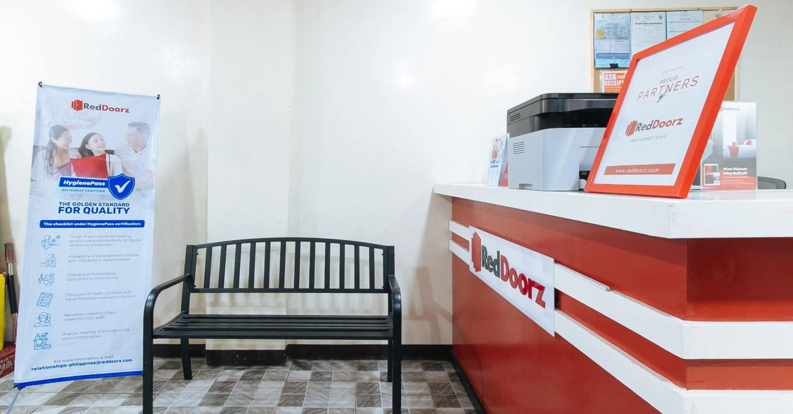 Lobby or reception in RedDoorz Plus near Uptown BGC Mall