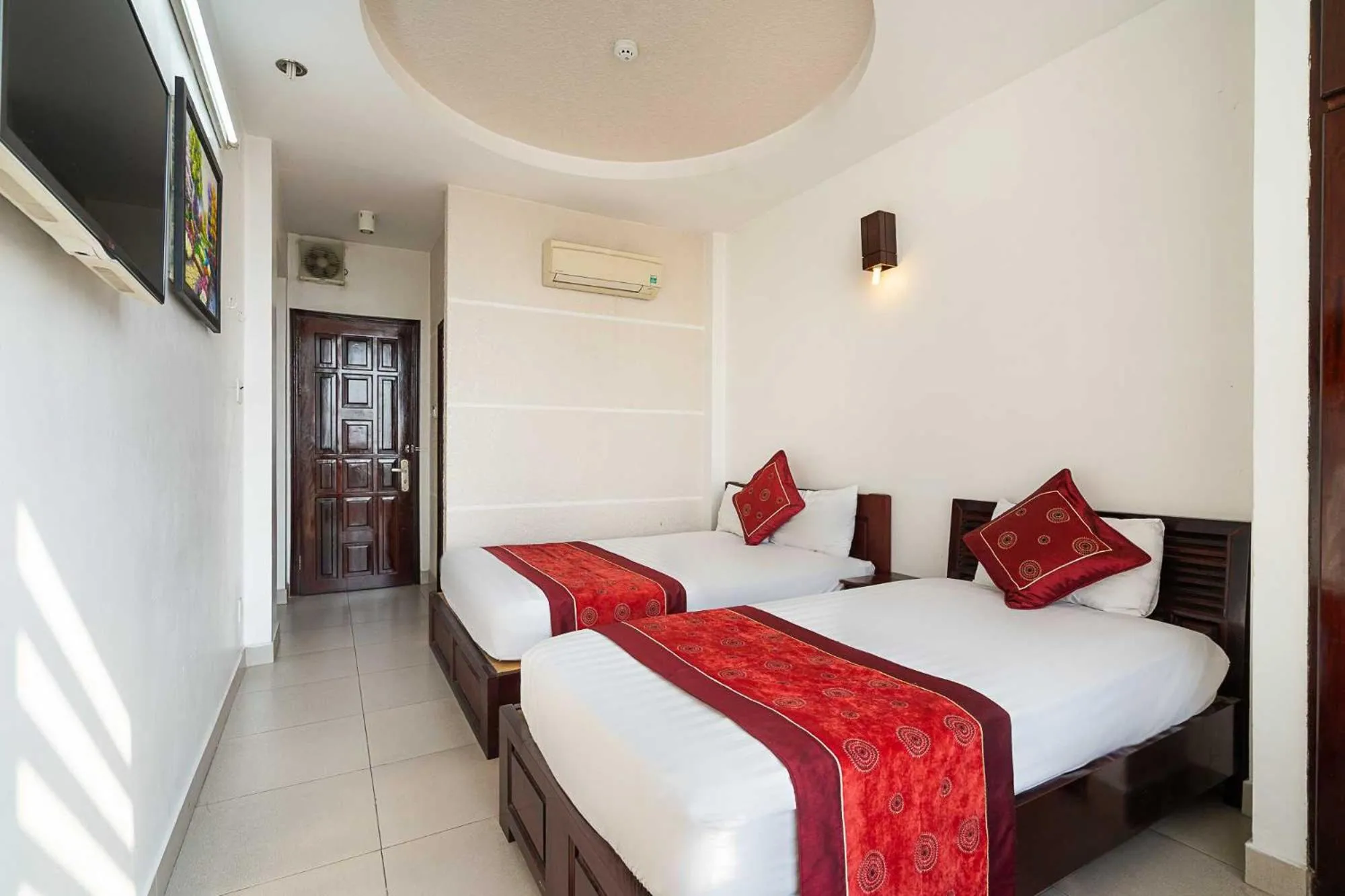 Bedroom, Bed in Collection O Dinh Dinh Hotel - Near Tan Son Nhat Airport