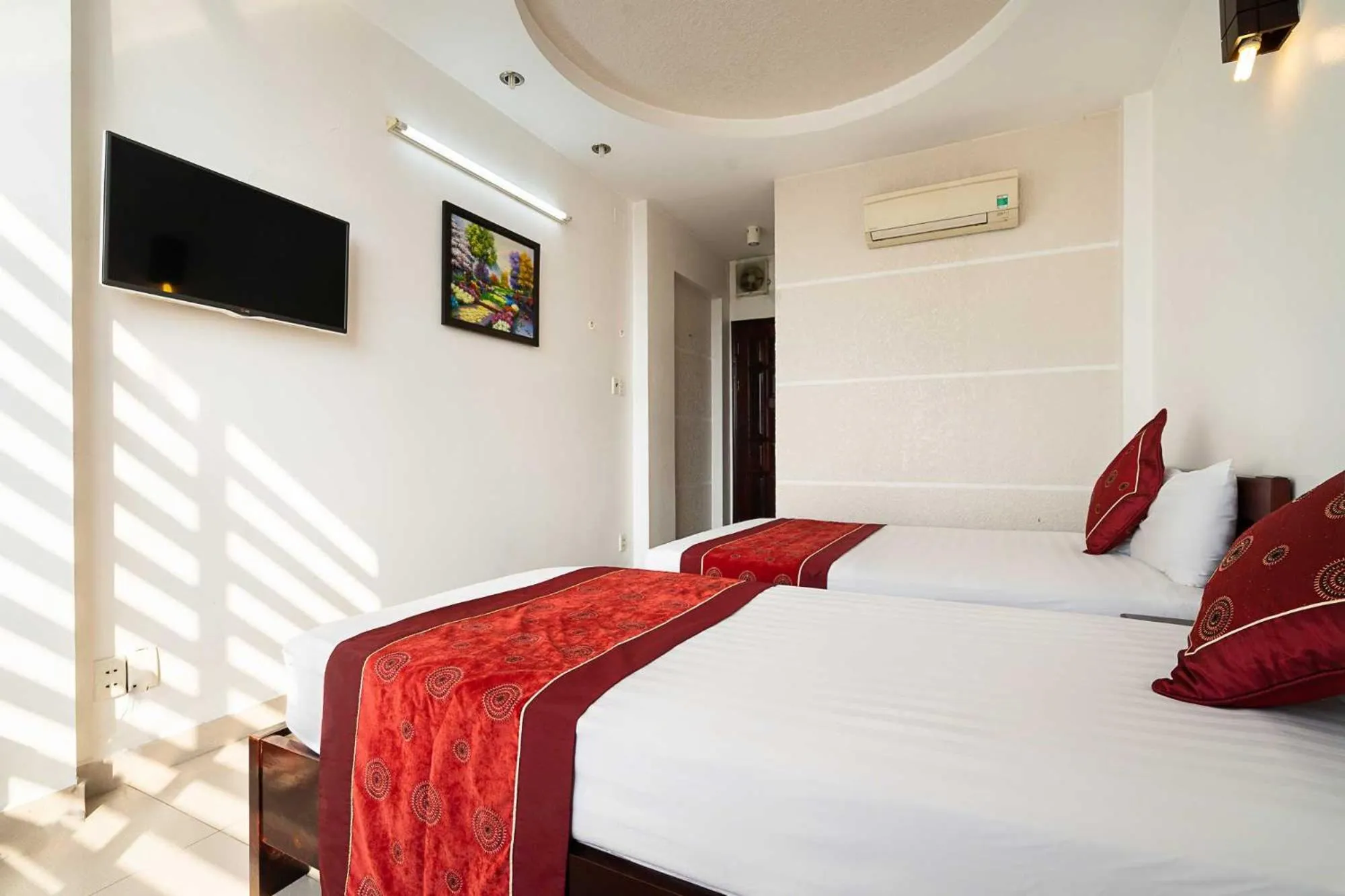 Bedroom, Bed in Collection O Dinh Dinh Hotel - Near Tan Son Nhat Airport