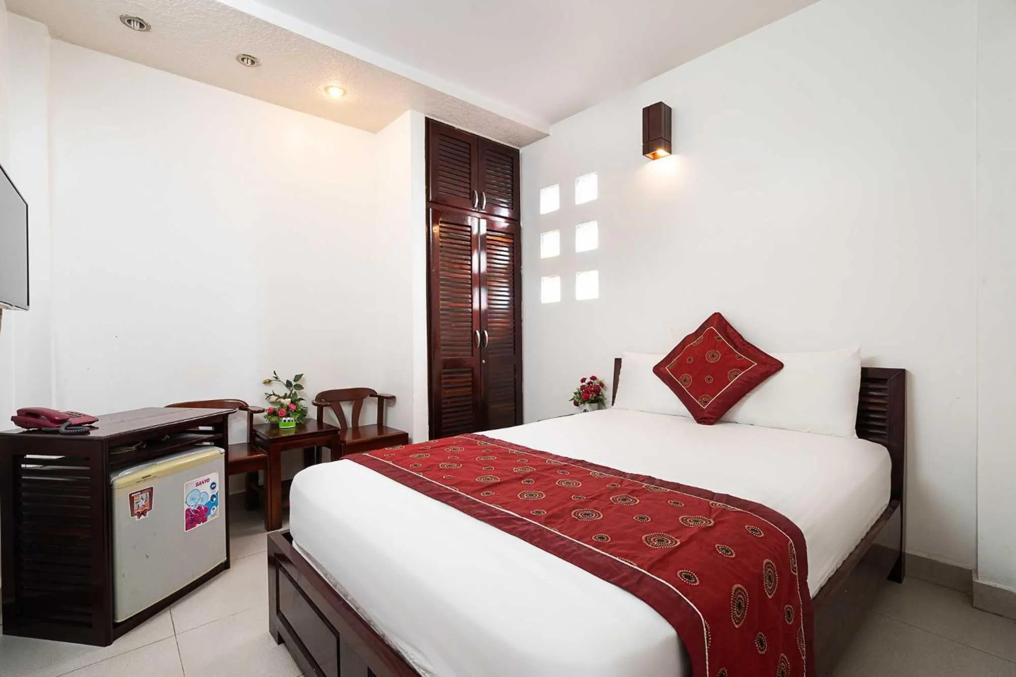 Superior Double Room in Collection O Dinh Dinh Hotel - Near Tan Son Nhat Airport