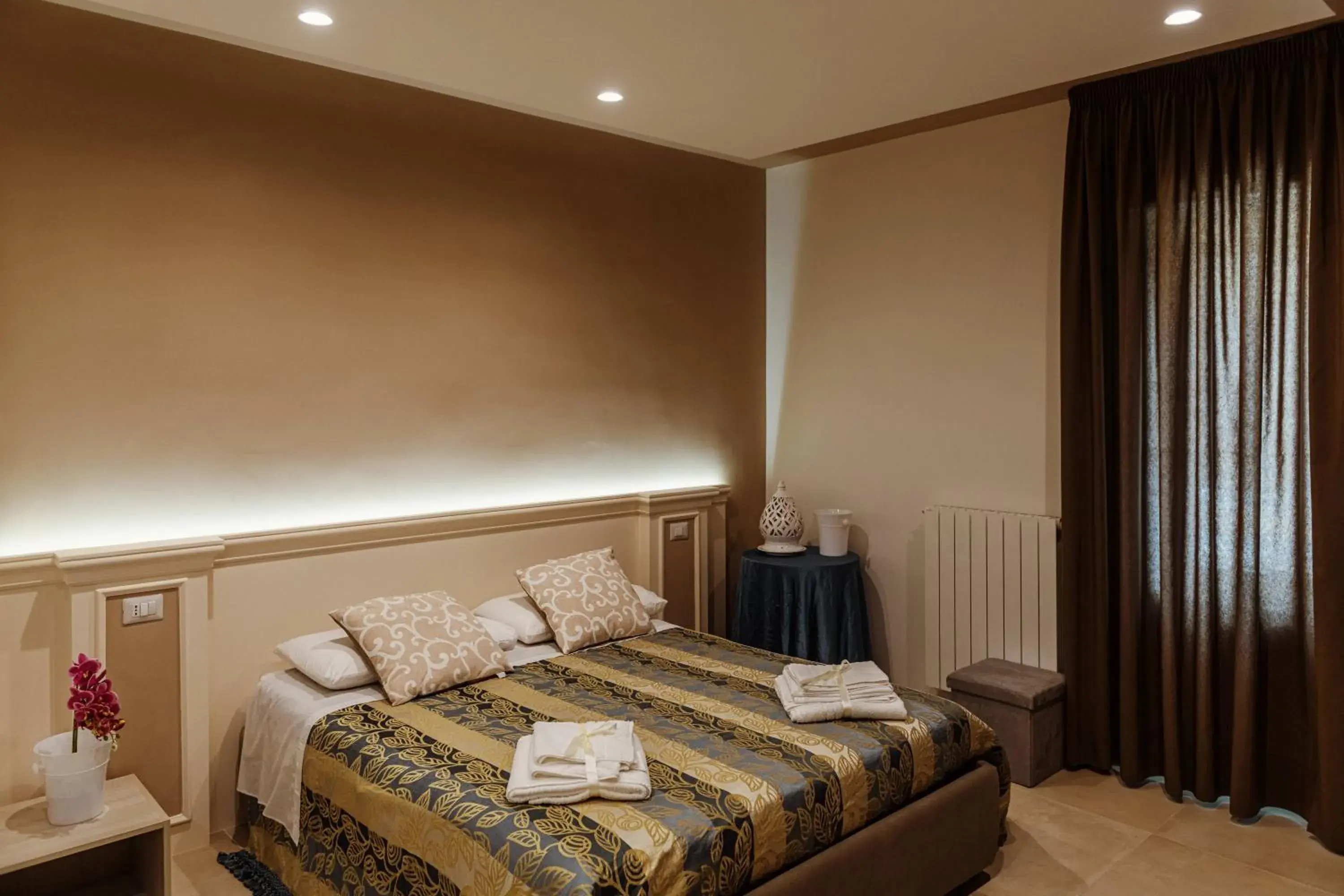 Deluxe Double Room with Extra Bed in BaroccoSuite Deluxe Double Room with Extra Bed in BaroccoSuite