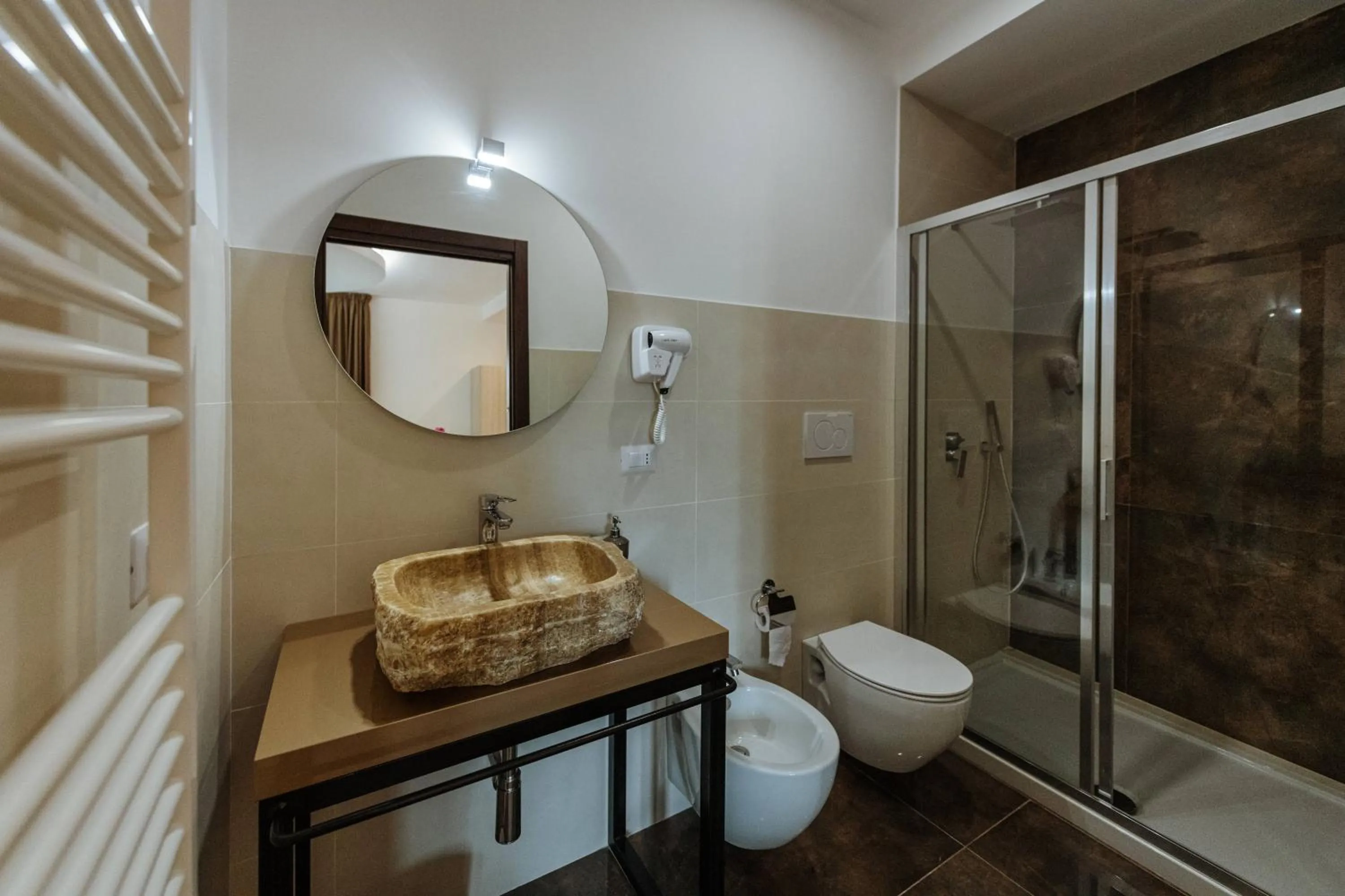 Shower in BaroccoSuite