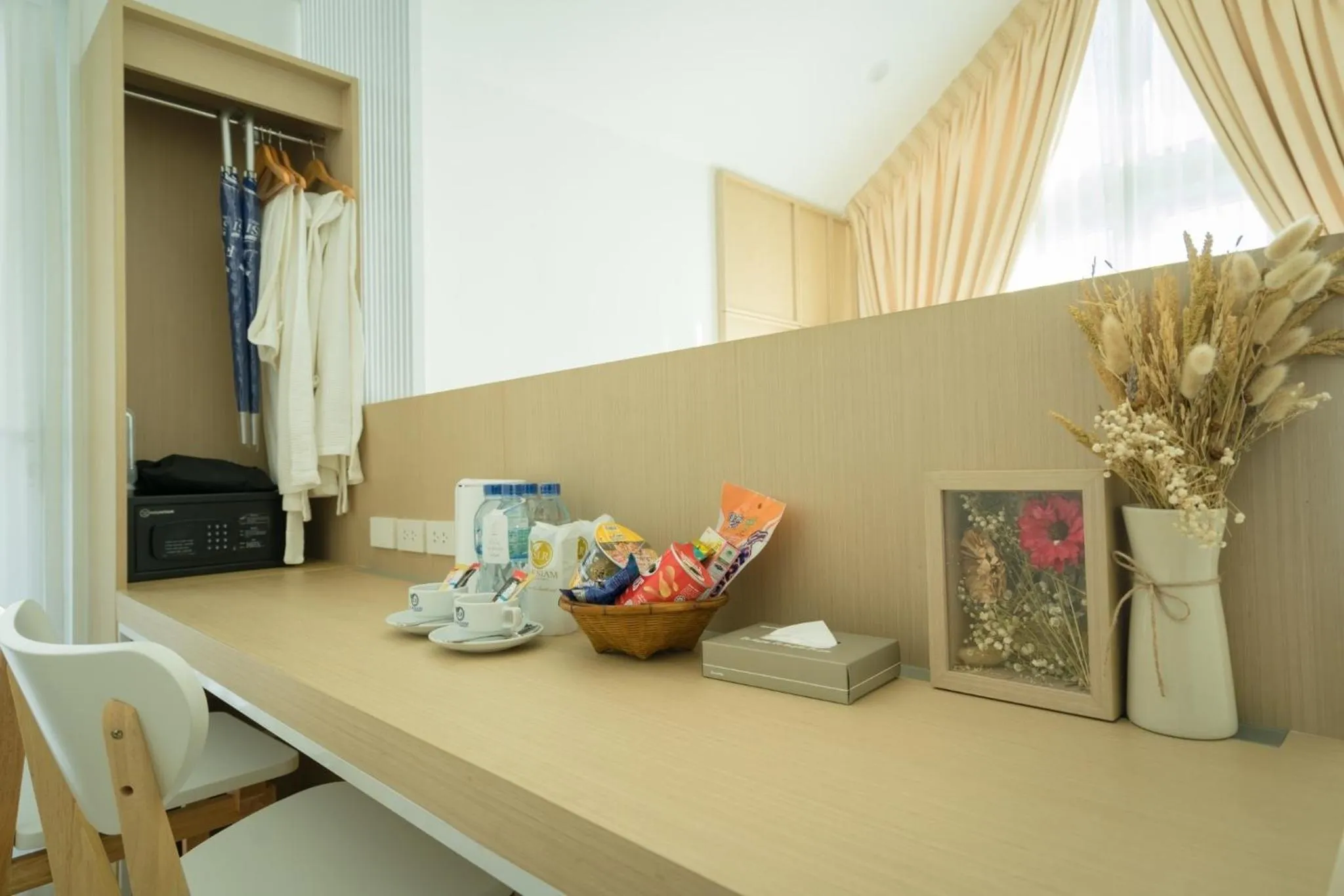 Saksiam Lakeside Resort