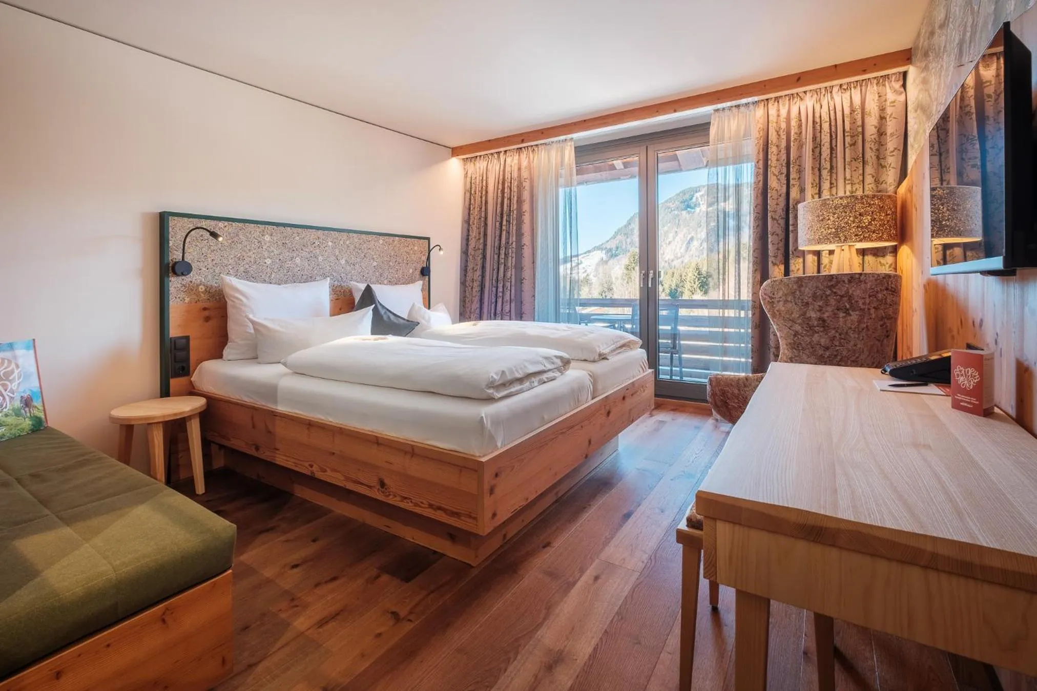 Bedroom, Bed in Hotel Oberstdorf