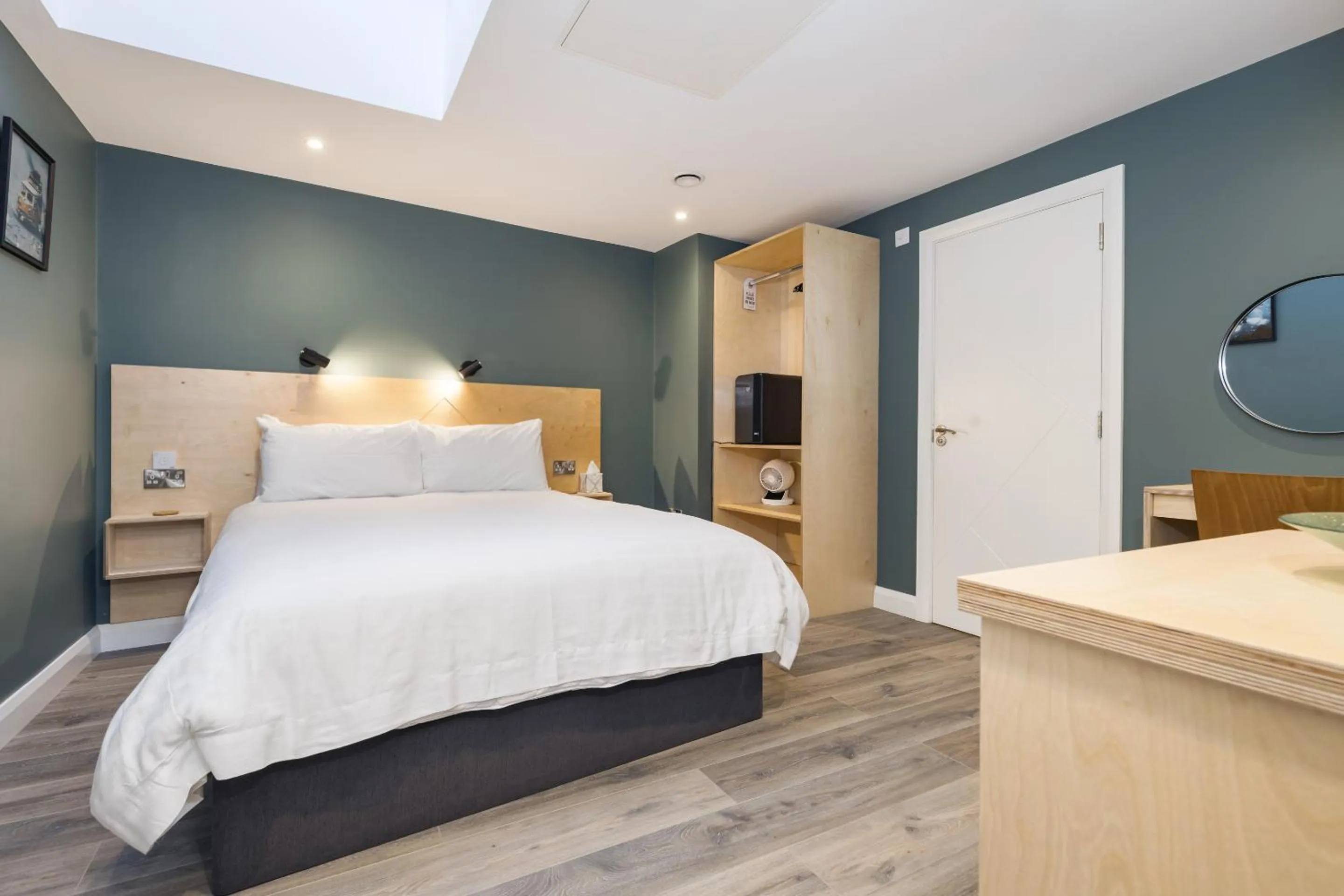 Bedroom, Bed in Port 56