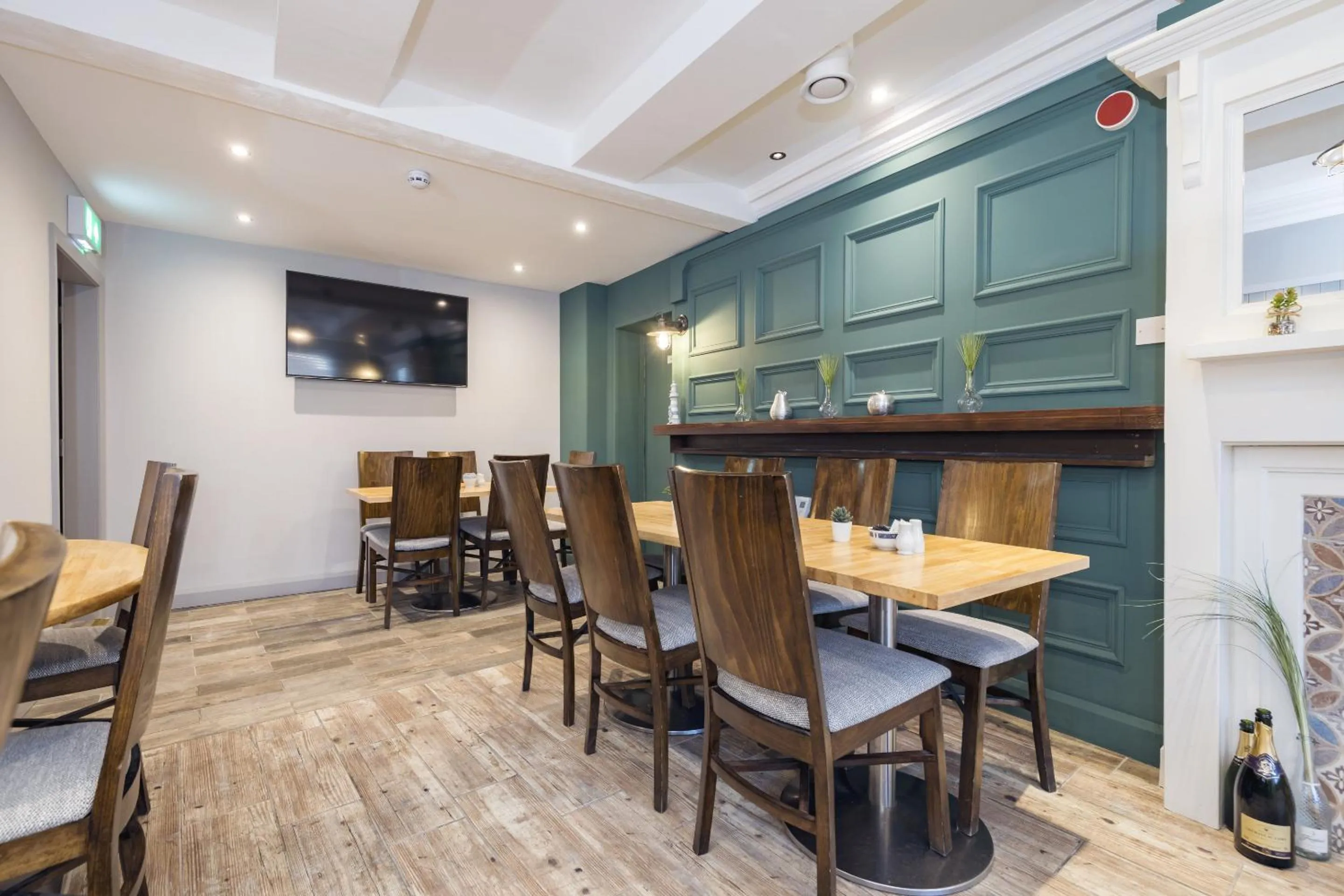 Dining area in Port 56