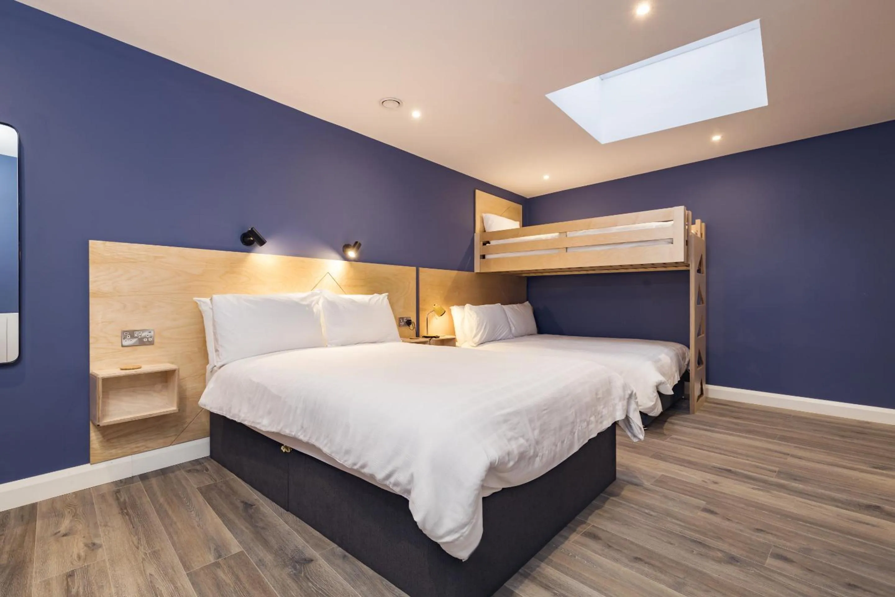 Bedroom, Bed in Port 56