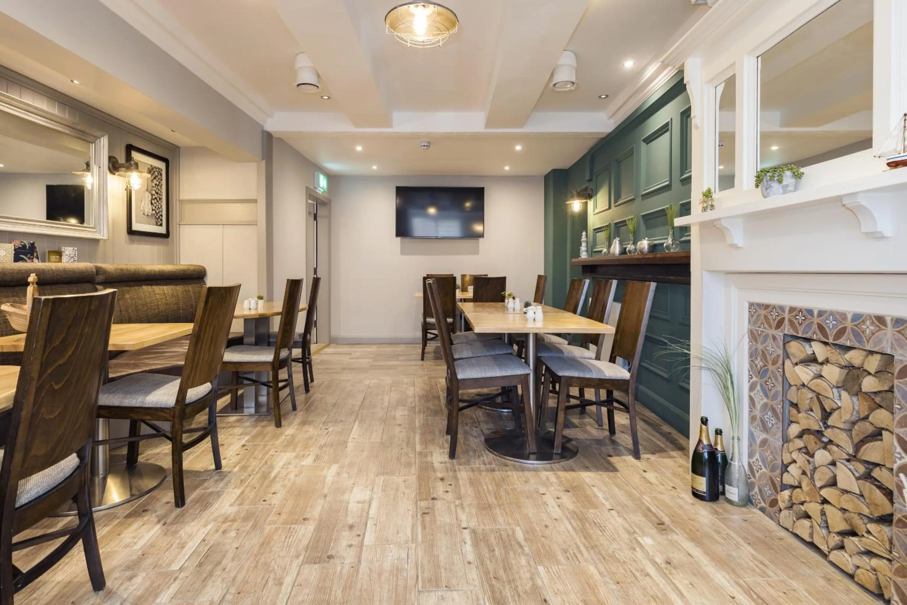 Dining area in Port 56