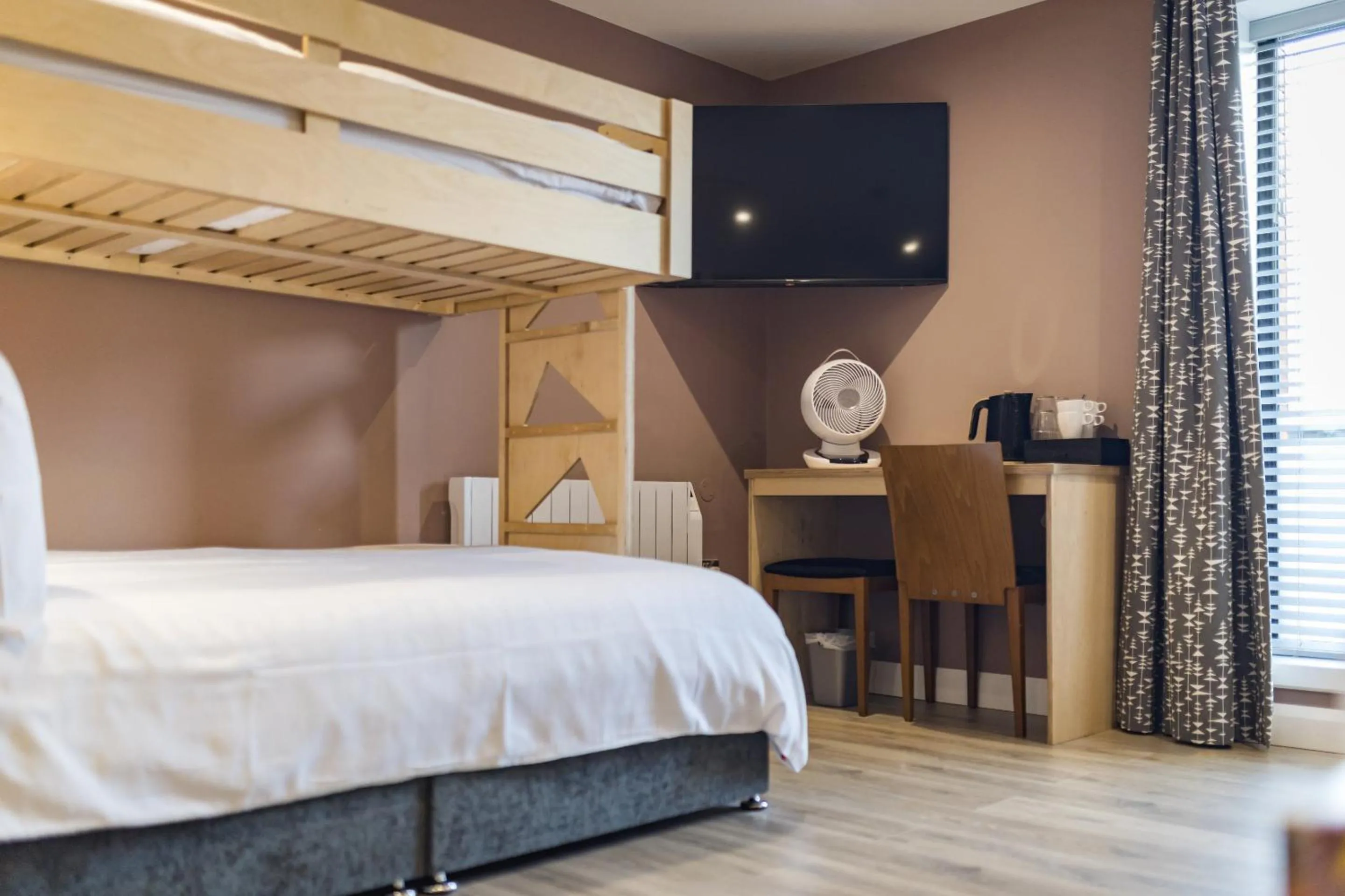 Bedroom, Bed in Port 56