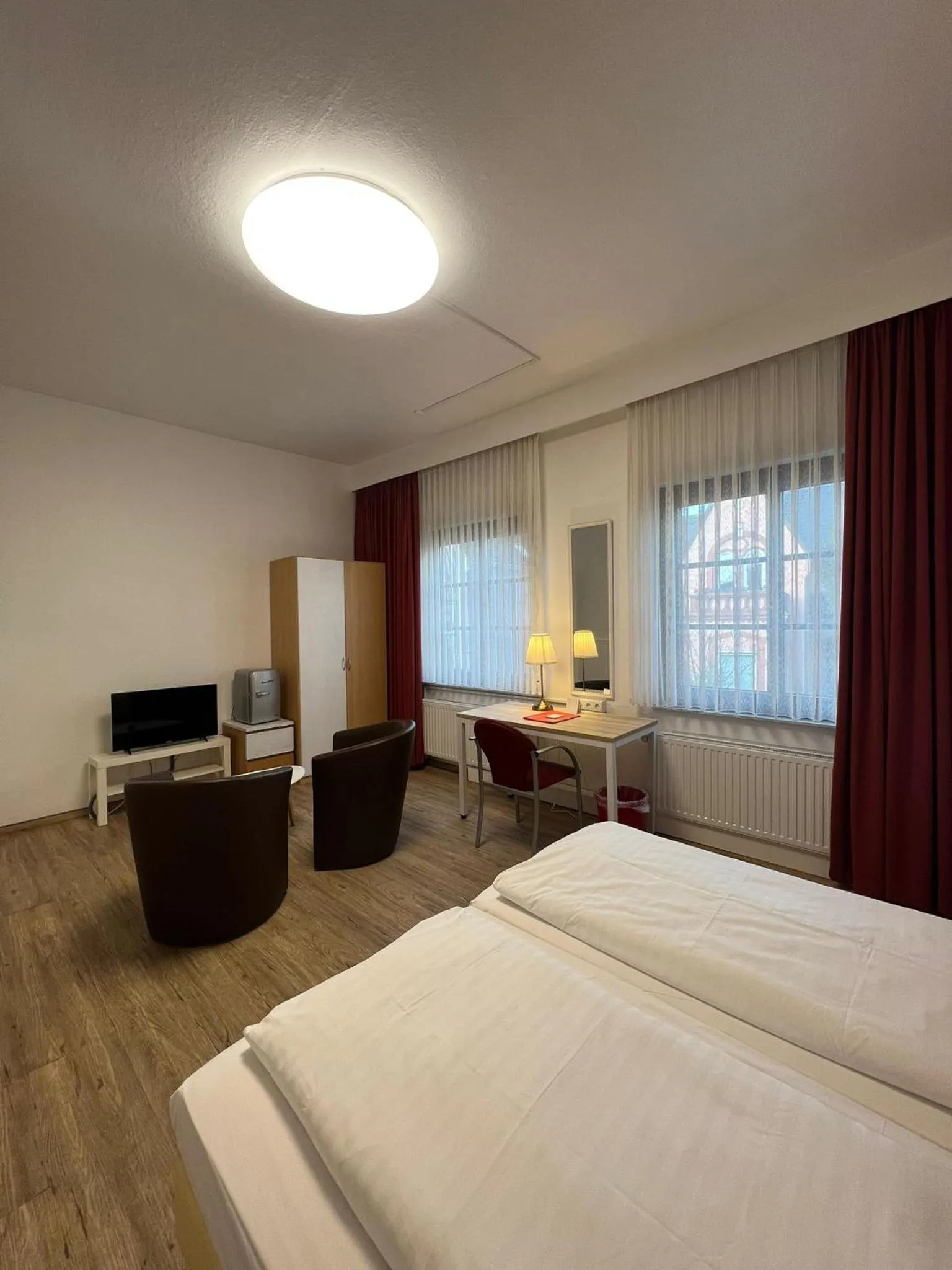 Photo of the whole room, Bed in Hotel Columbus und Glamping