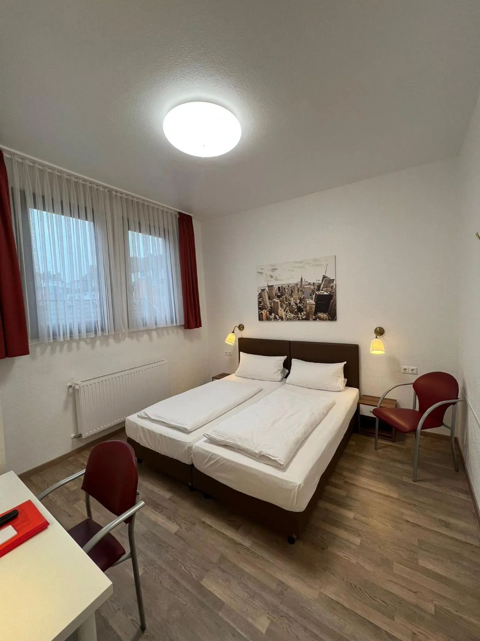 Photo of the whole room, Bed in Hotel Columbus und Glamping