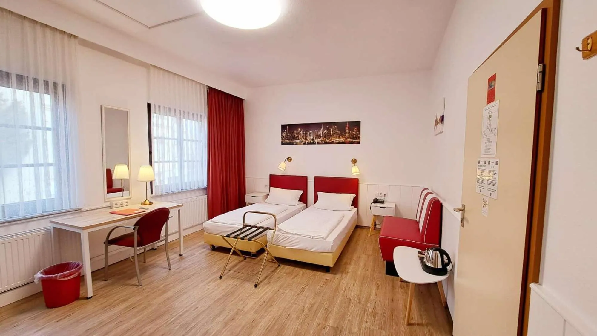 Photo of the whole room, Bed in Hotel Columbus und Glamping