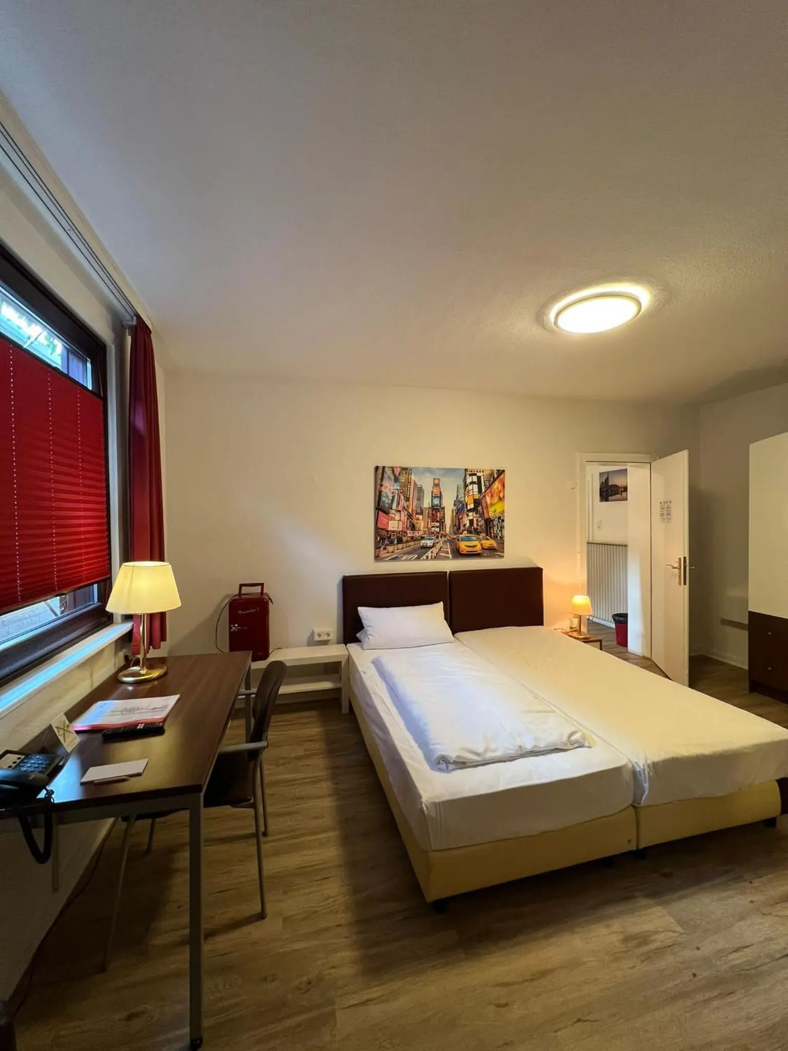 Photo of the whole room, Bed in Hotel Columbus und Glamping