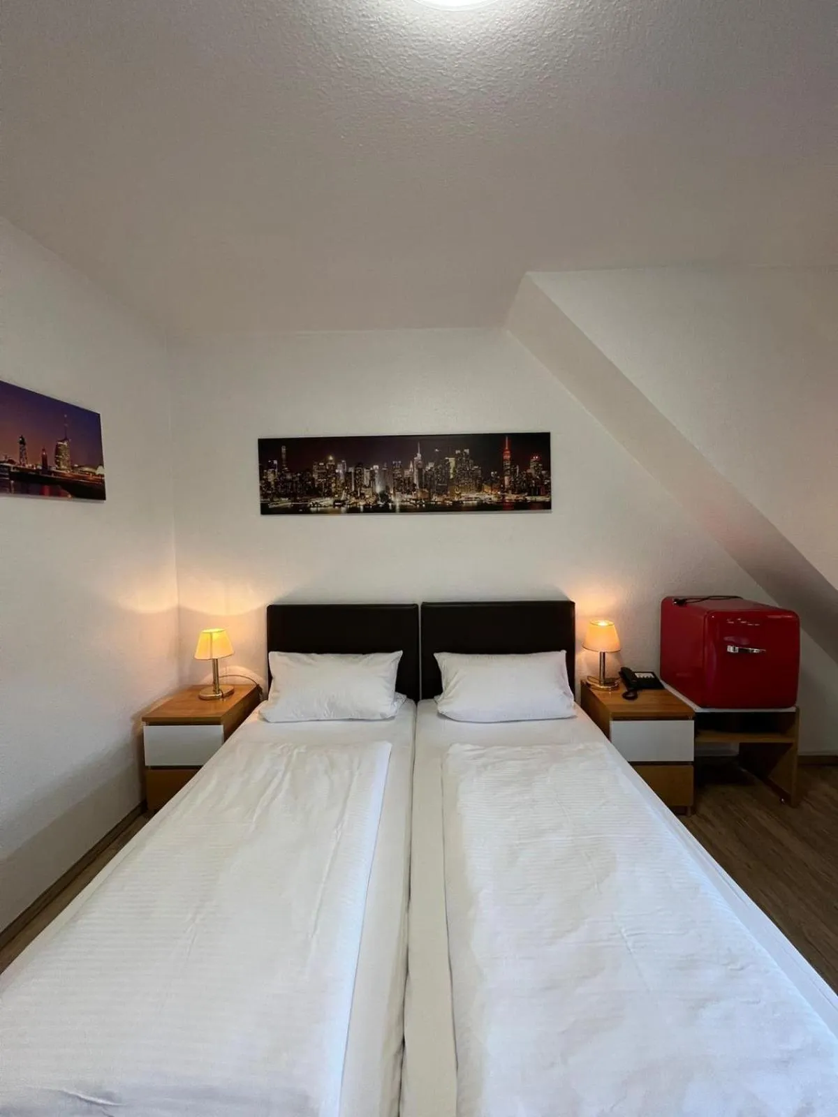 Photo of the whole room, Bed in Hotel Columbus und Glamping