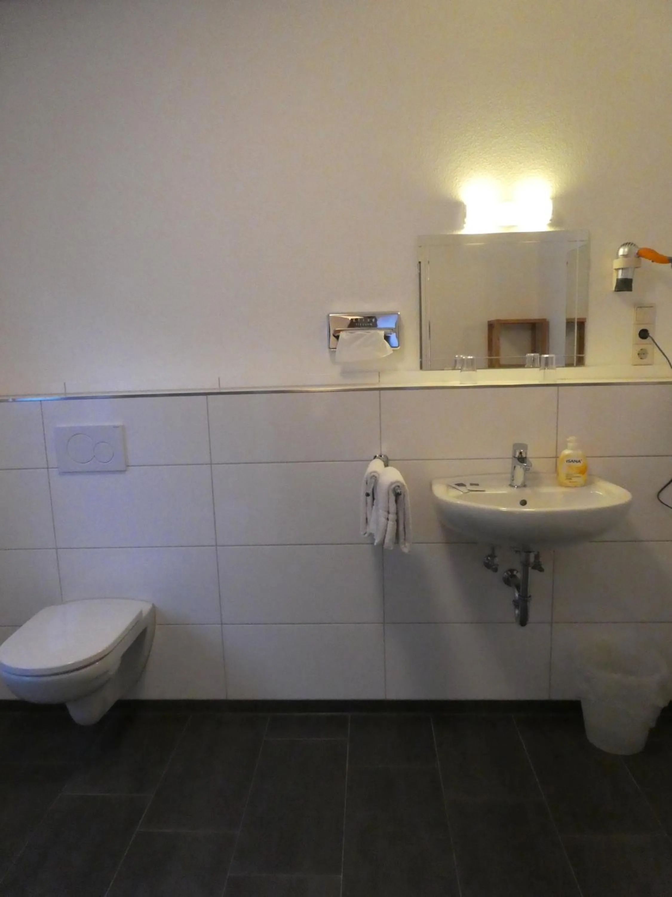 Photo of the whole room in Hotel Columbus und Glamping