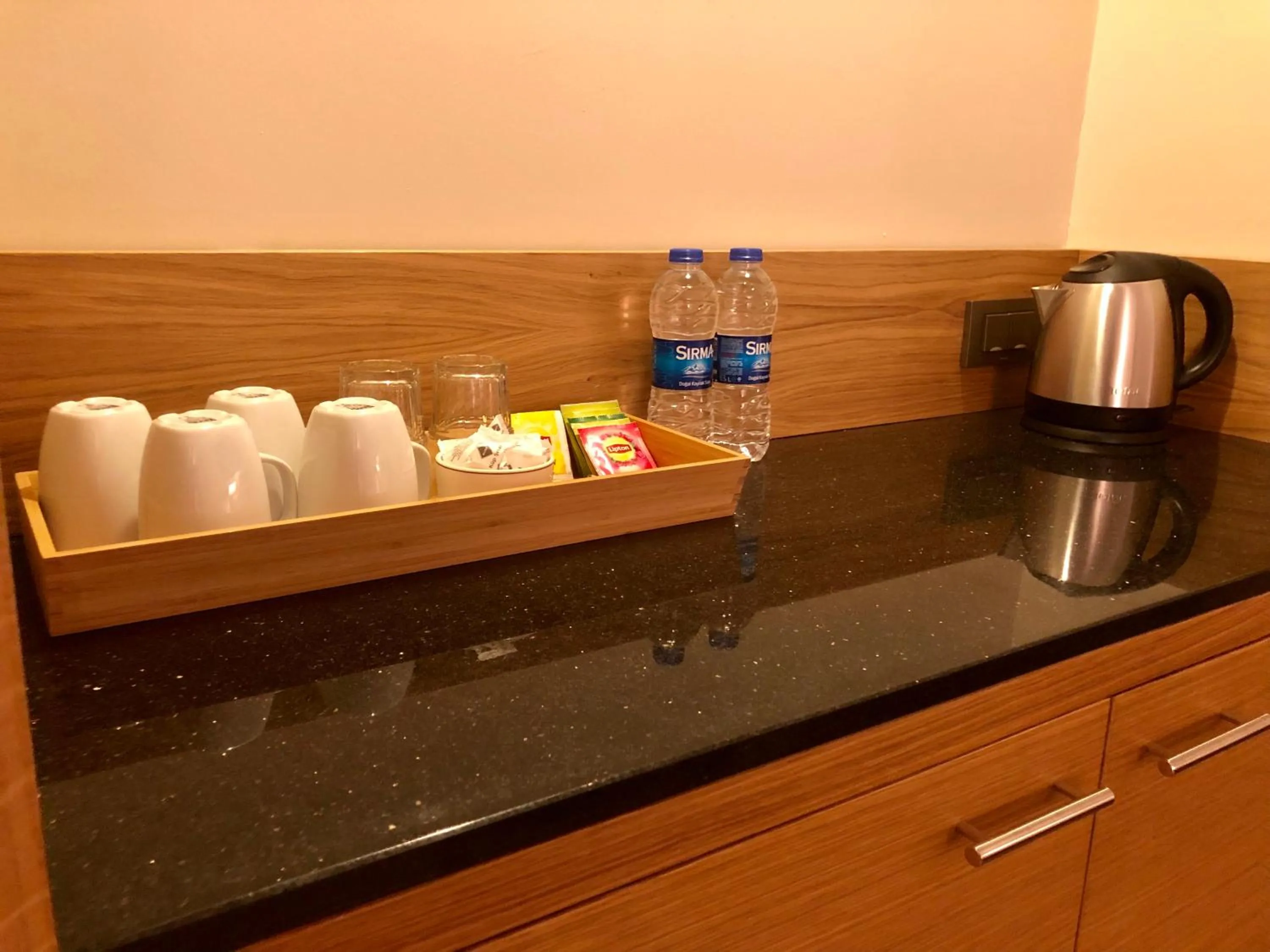 Coffee/tea facilities in Fehmi Bey Suites