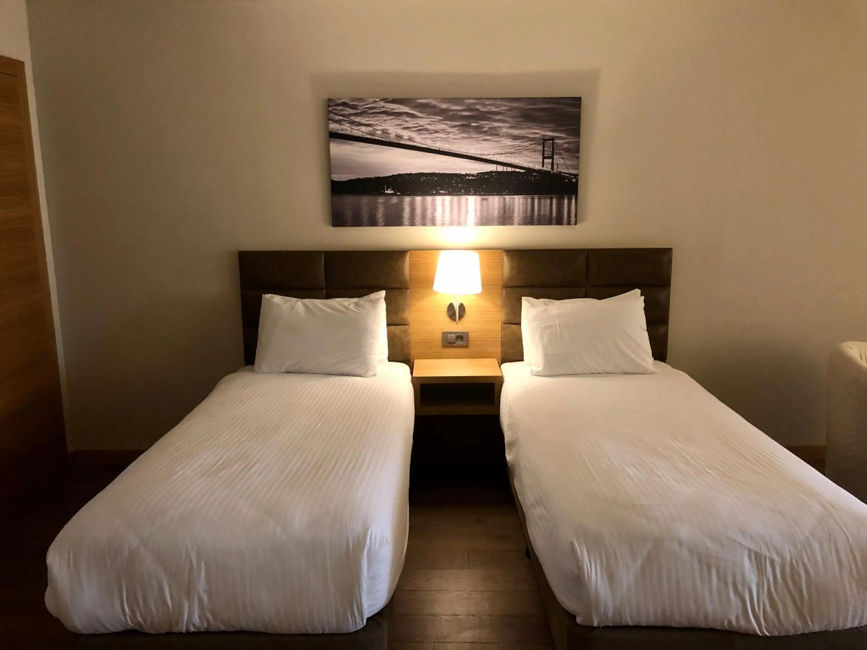 Area and facilities in Fehmi Bey Suites