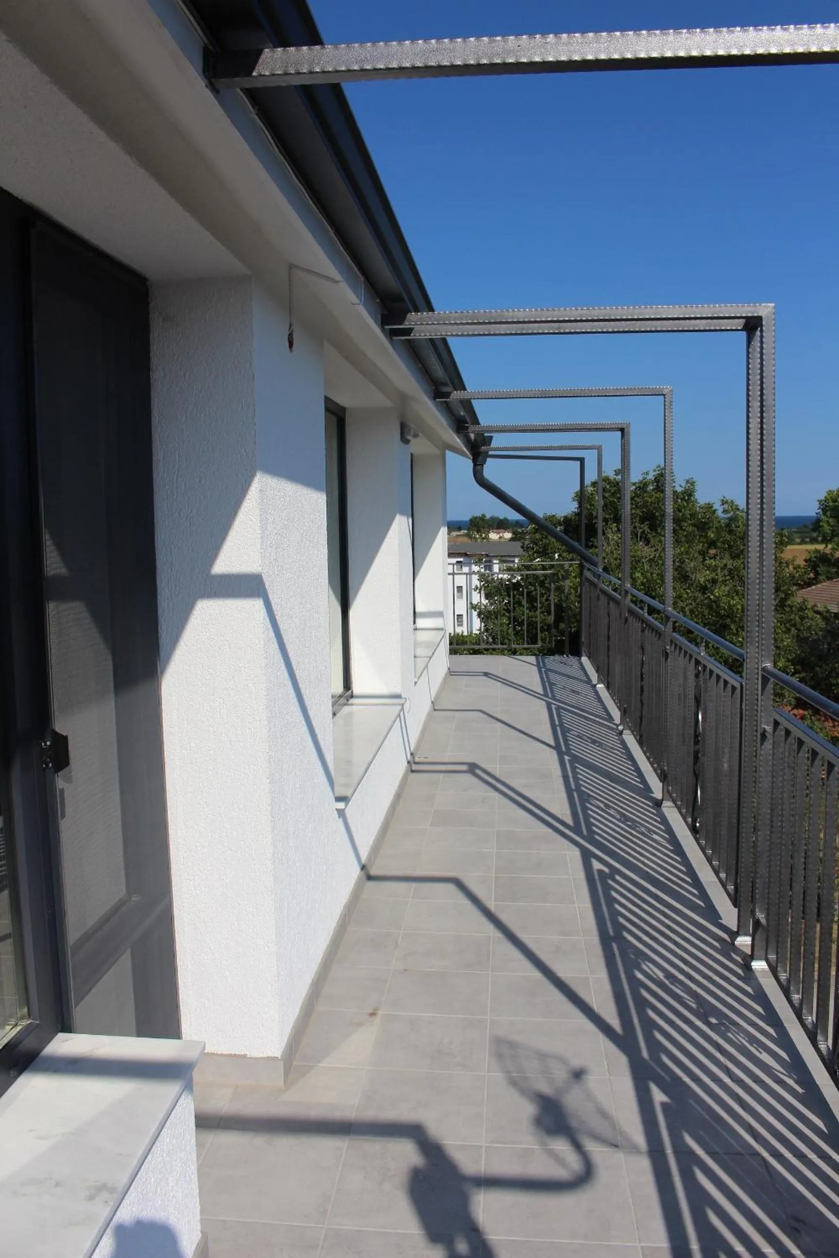 Balcony/Terrace in Weißer Schwan Белият лебед