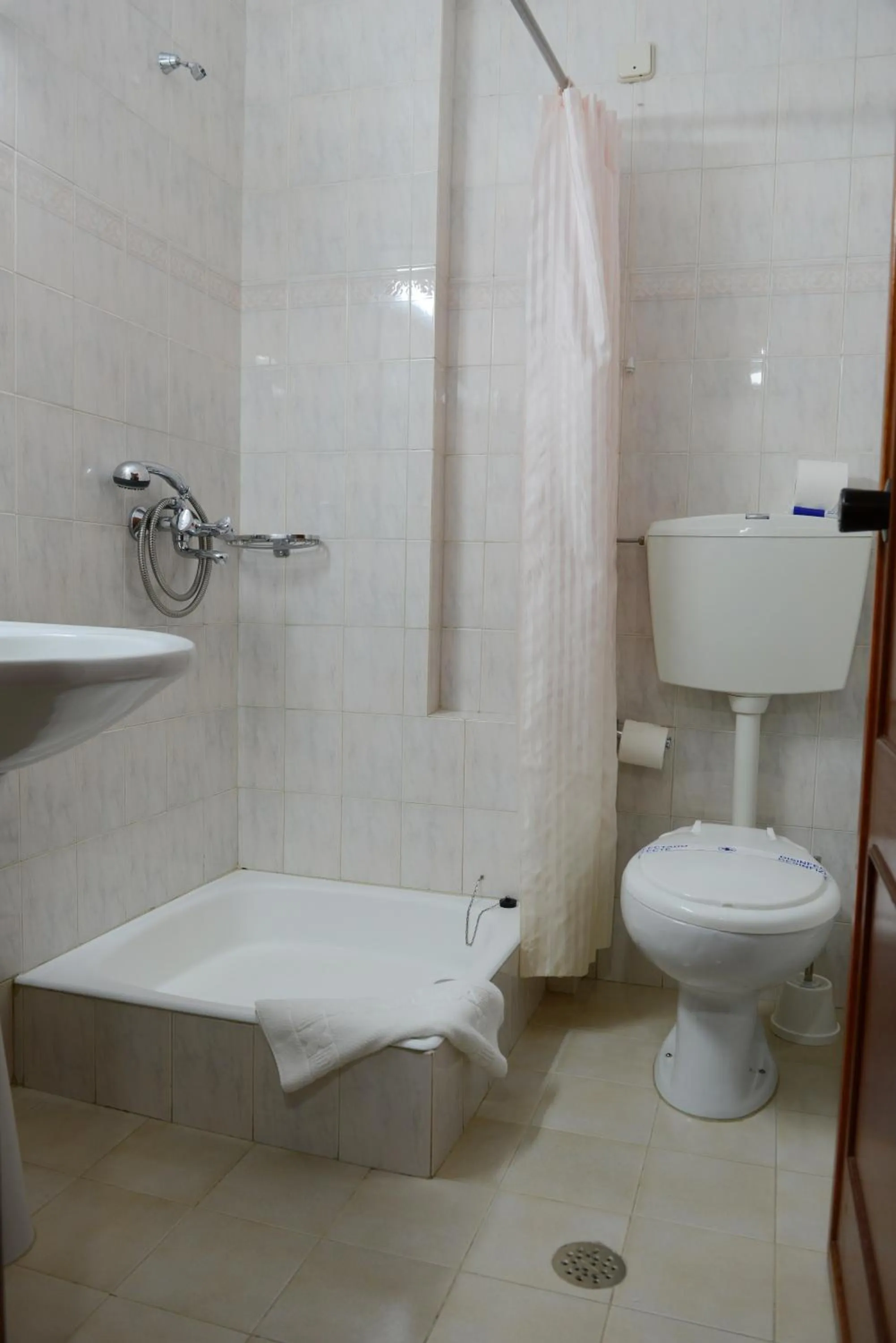 Bathroom in Estalagem Sequeira