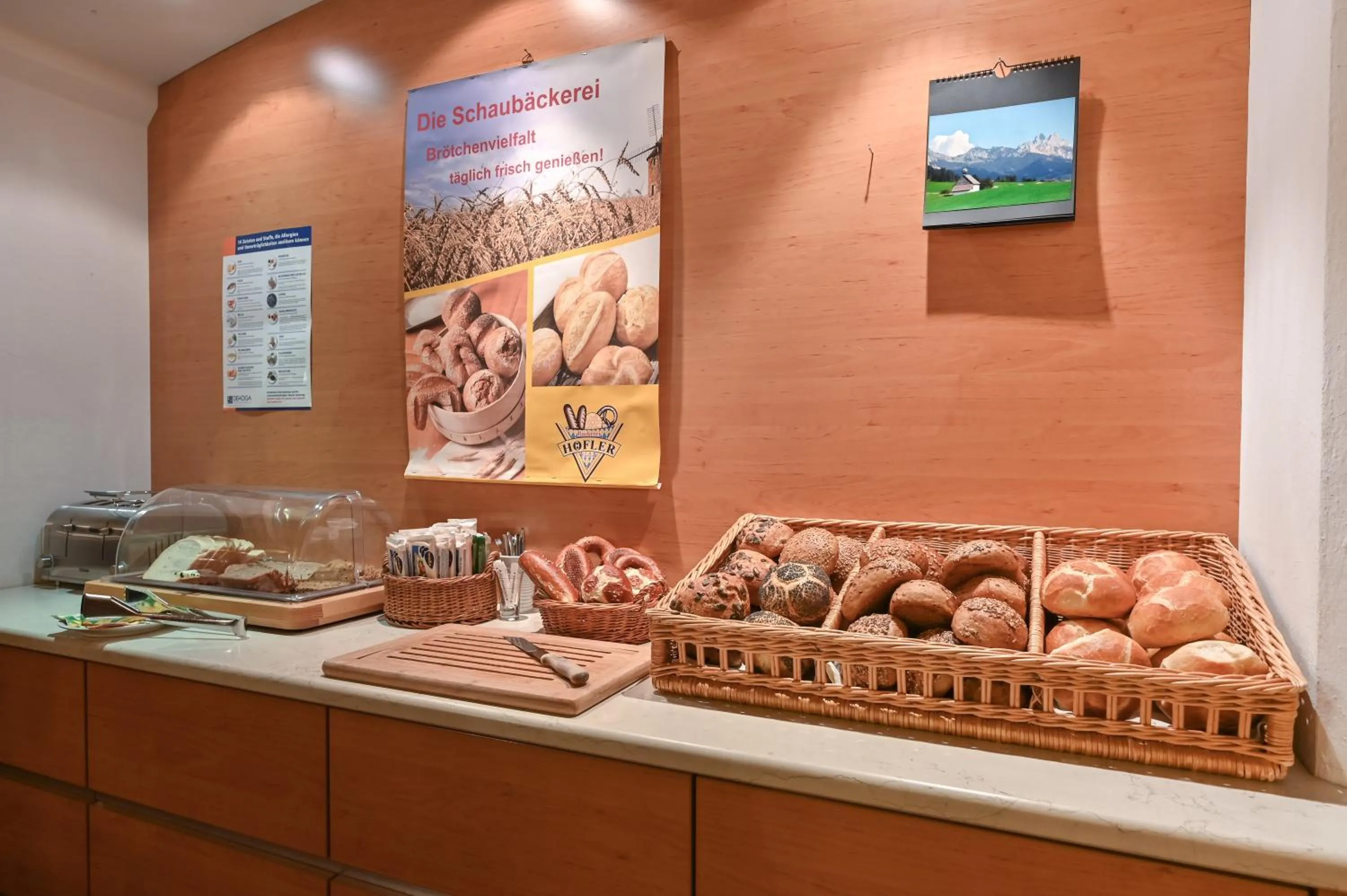 Buffet breakfast in Hotel Weinbauer