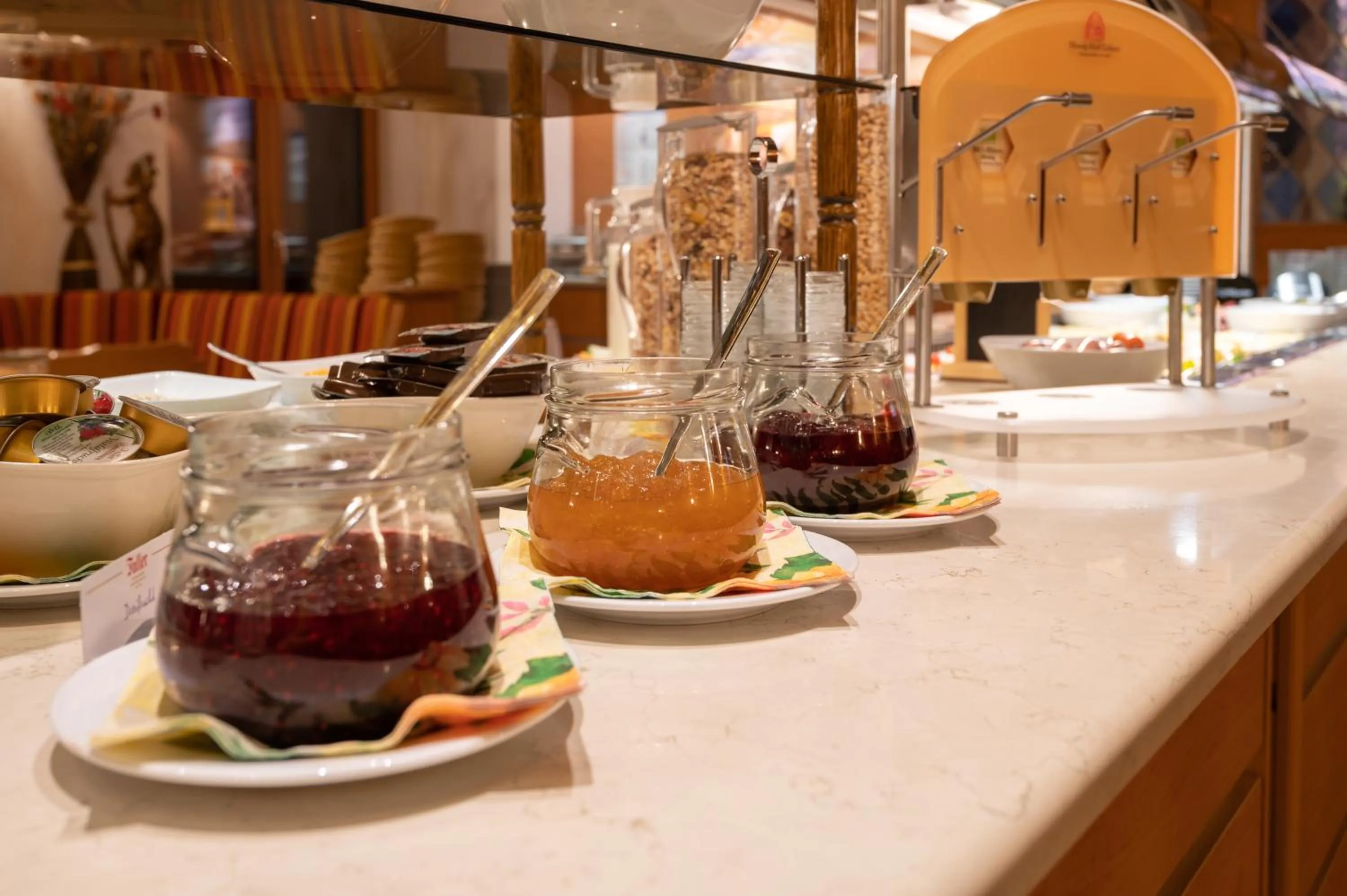 Breakfast in Hotel Weinbauer