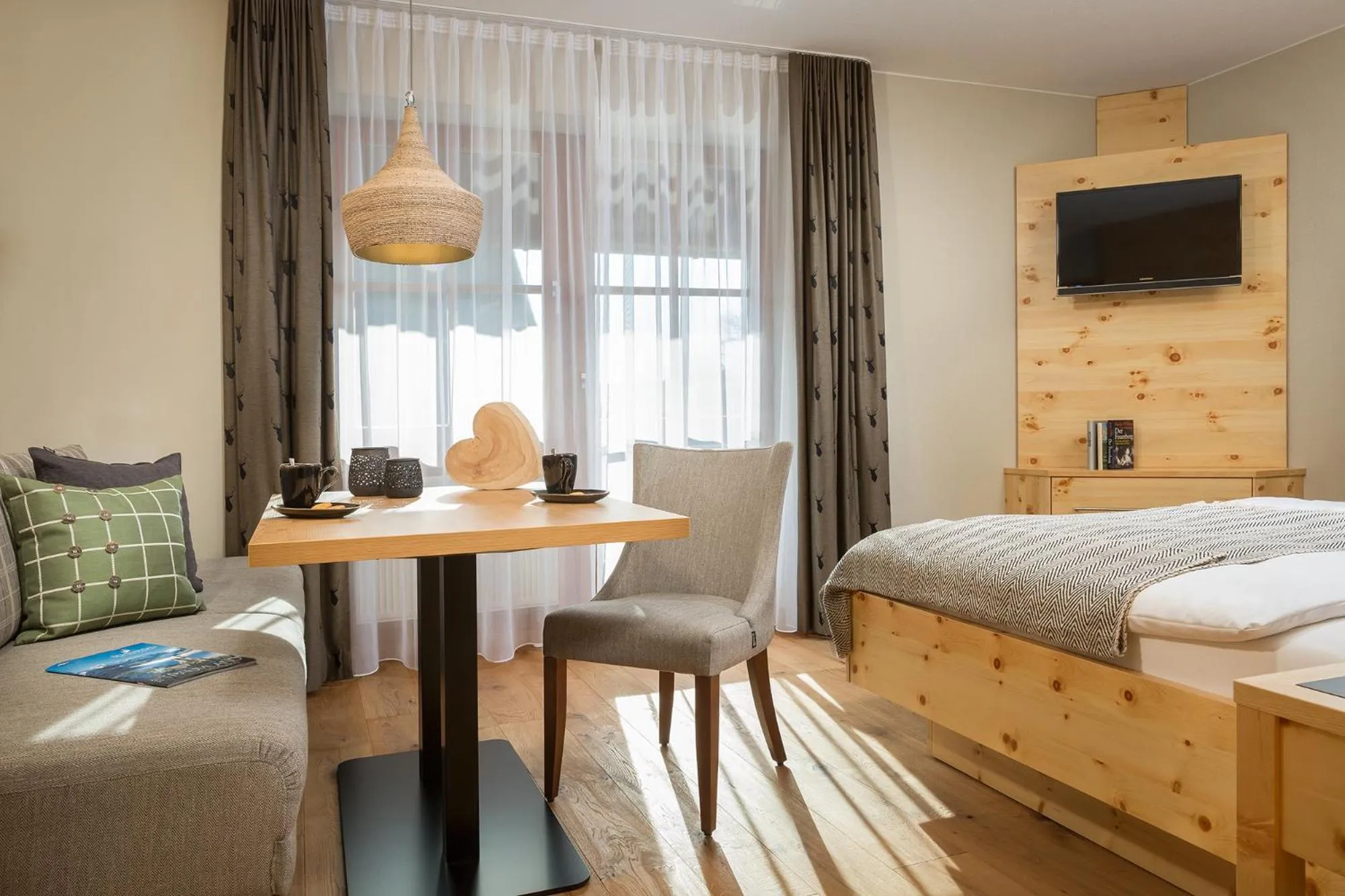 Decorative detail, Bed in Hotel Weinbauer