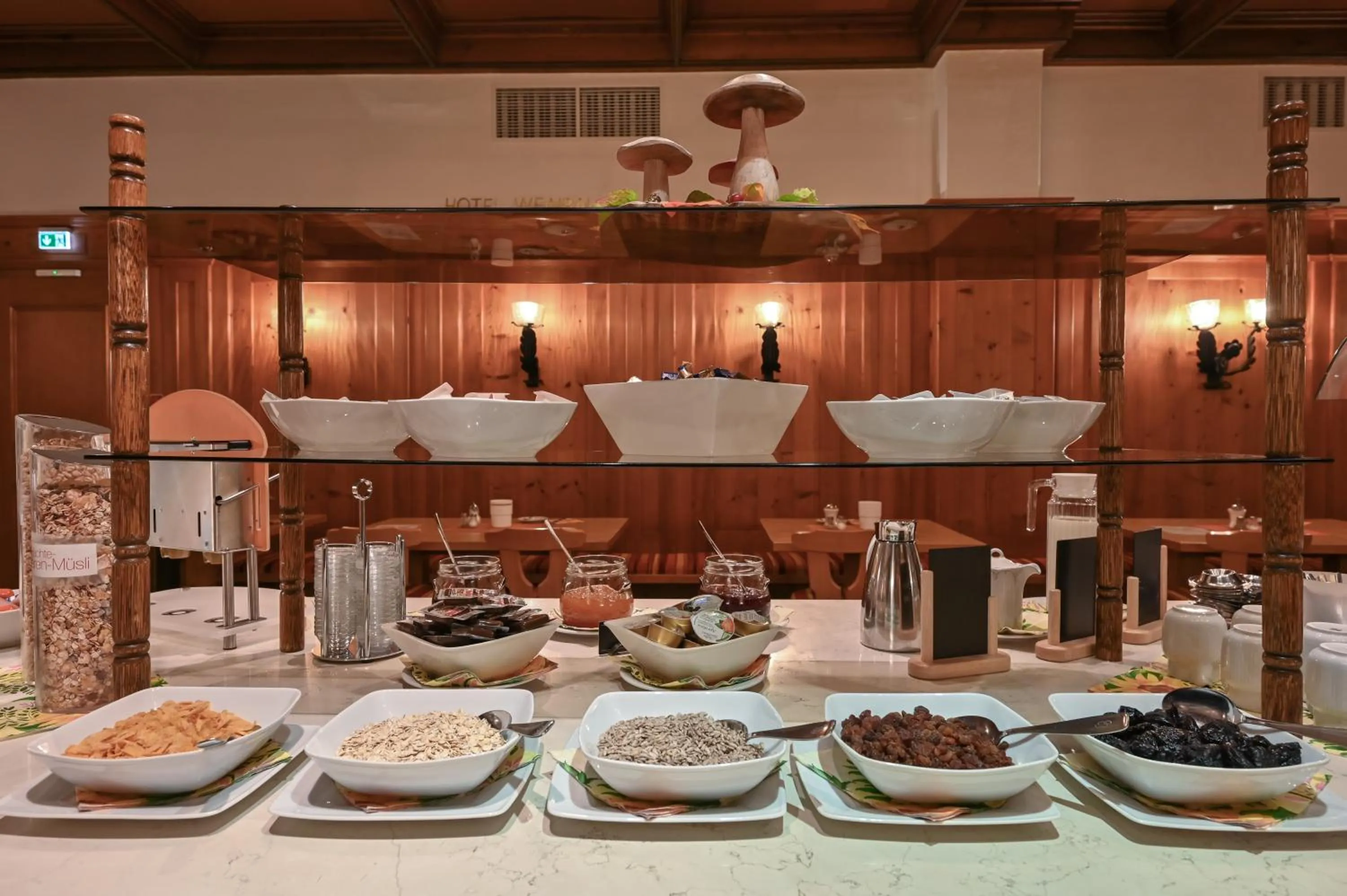 Buffet breakfast in Hotel Weinbauer