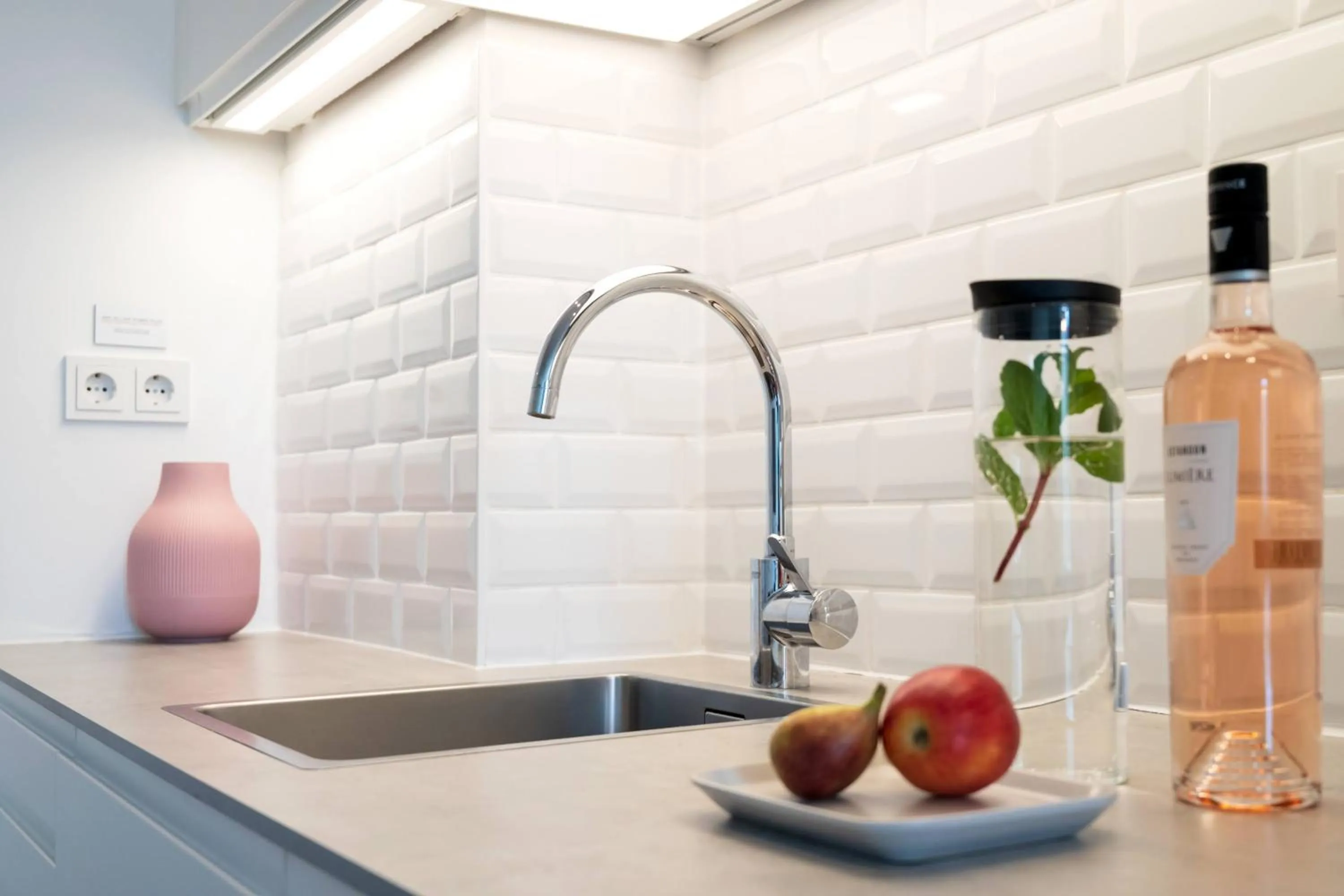 Kitchen or kitchenette in BENSIMON apartments Mitte/Wedding