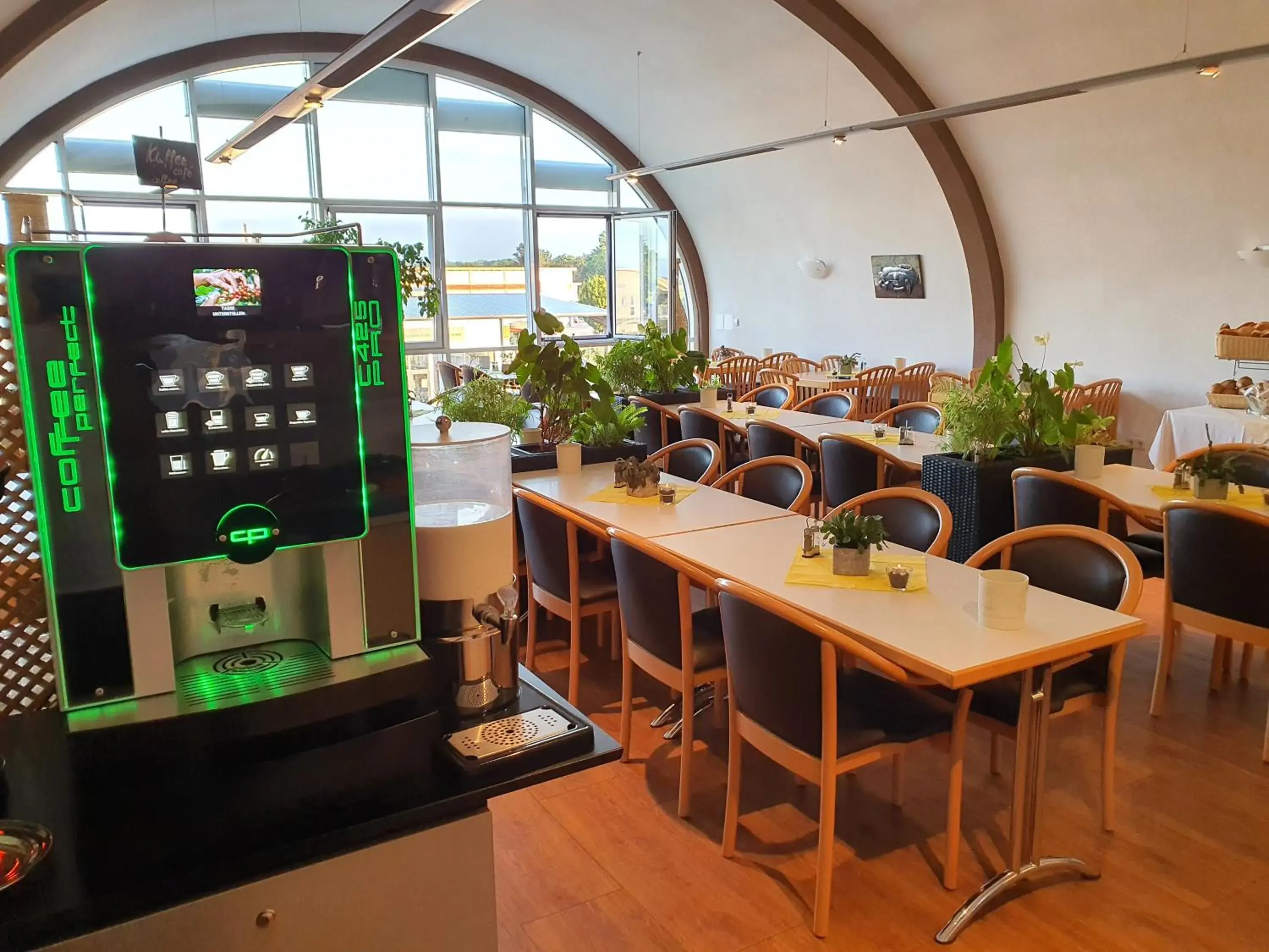 Breakfast in Hotel SunParc - SHUTTLE zum Europa-Park Rust 4km & Rulantica 2km Breakfast in Hotel SunParc - SHUTTLE zum Europa-Park Rust 4km & Rulantica 2km