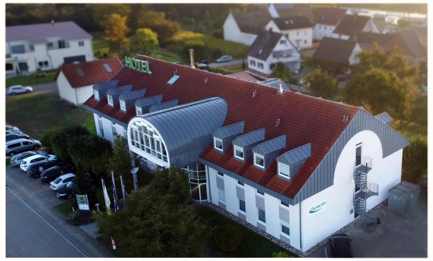 Property building in Hotel SunParc - SHUTTLE zum Europa-Park Rust 4km & Rulantica 2km