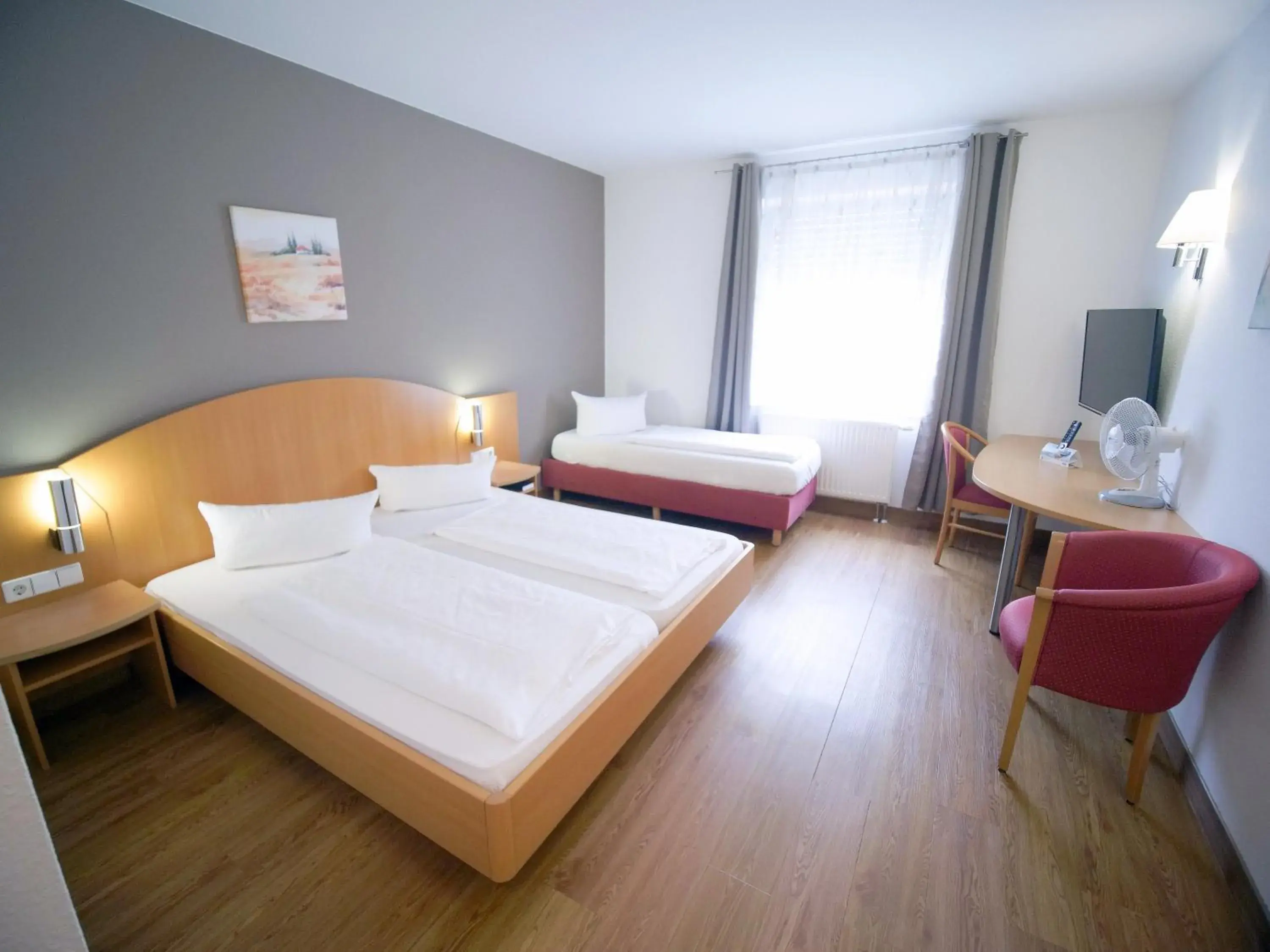 Bed in Hotel SunParc - SHUTTLE zum Europa-Park Rust 4km & Rulantica 2km Bed in Hotel SunParc - SHUTTLE zum Europa-Park Rust 4km & Rulantica 2km