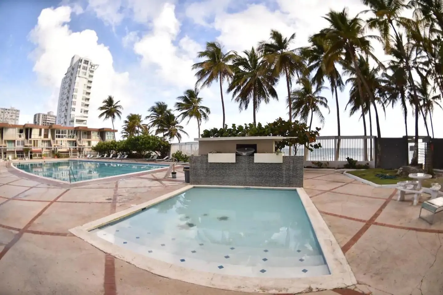 KASA El Sol by the Sea with Pool and Parking
