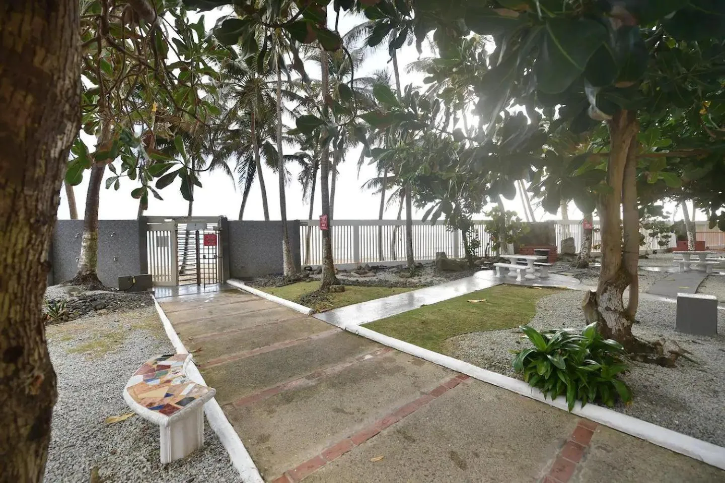 KASA El Sol by the Sea with Pool and Parking